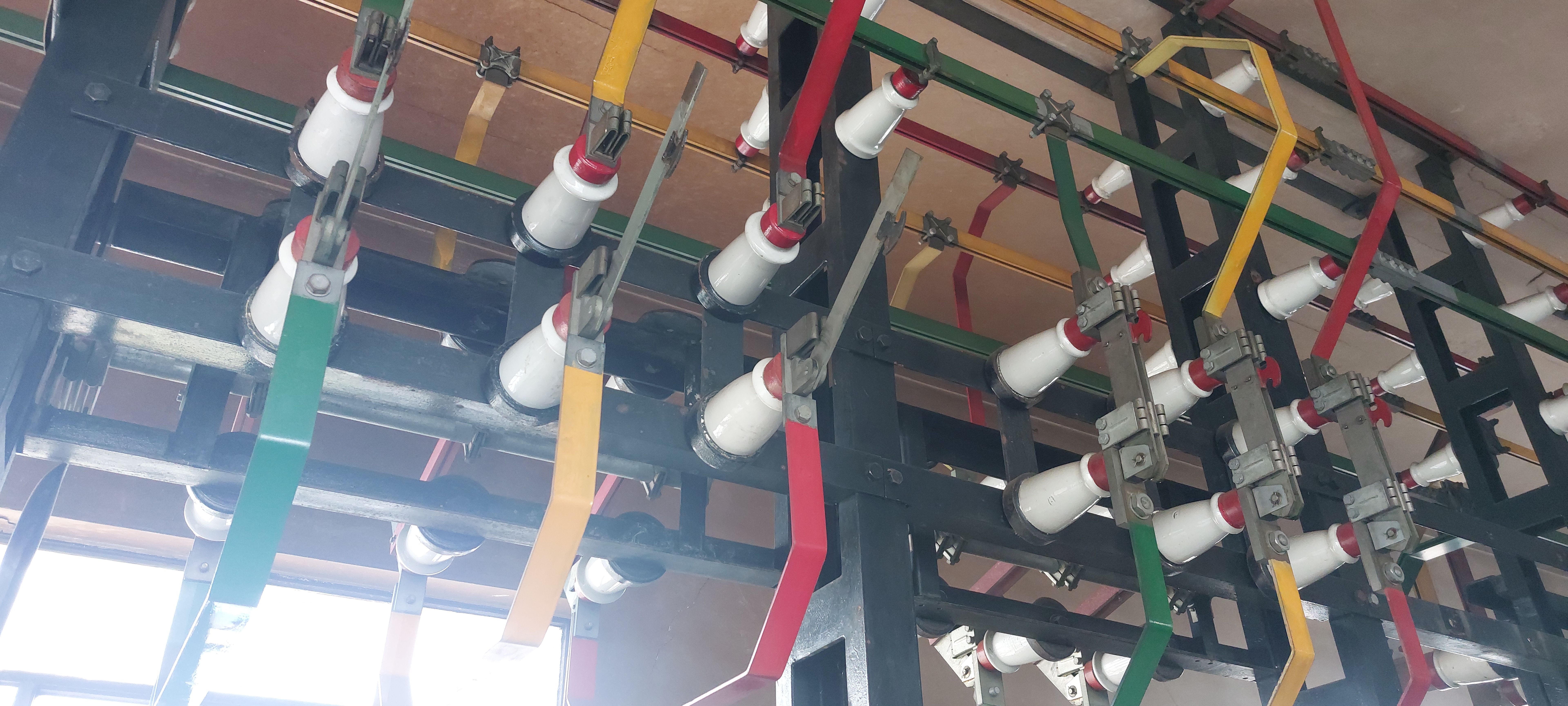 vacuum circuit breaker