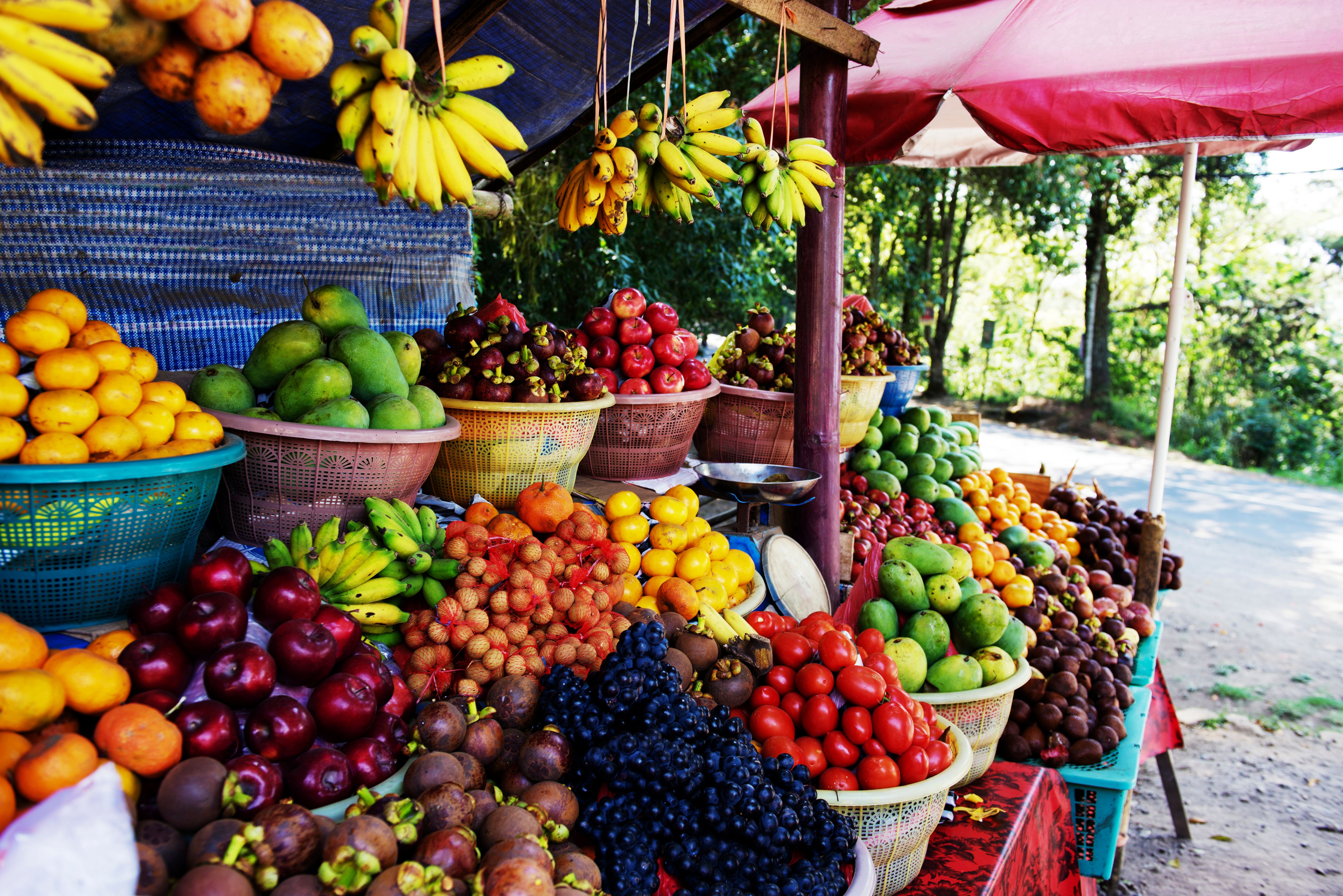 tropical fruit market