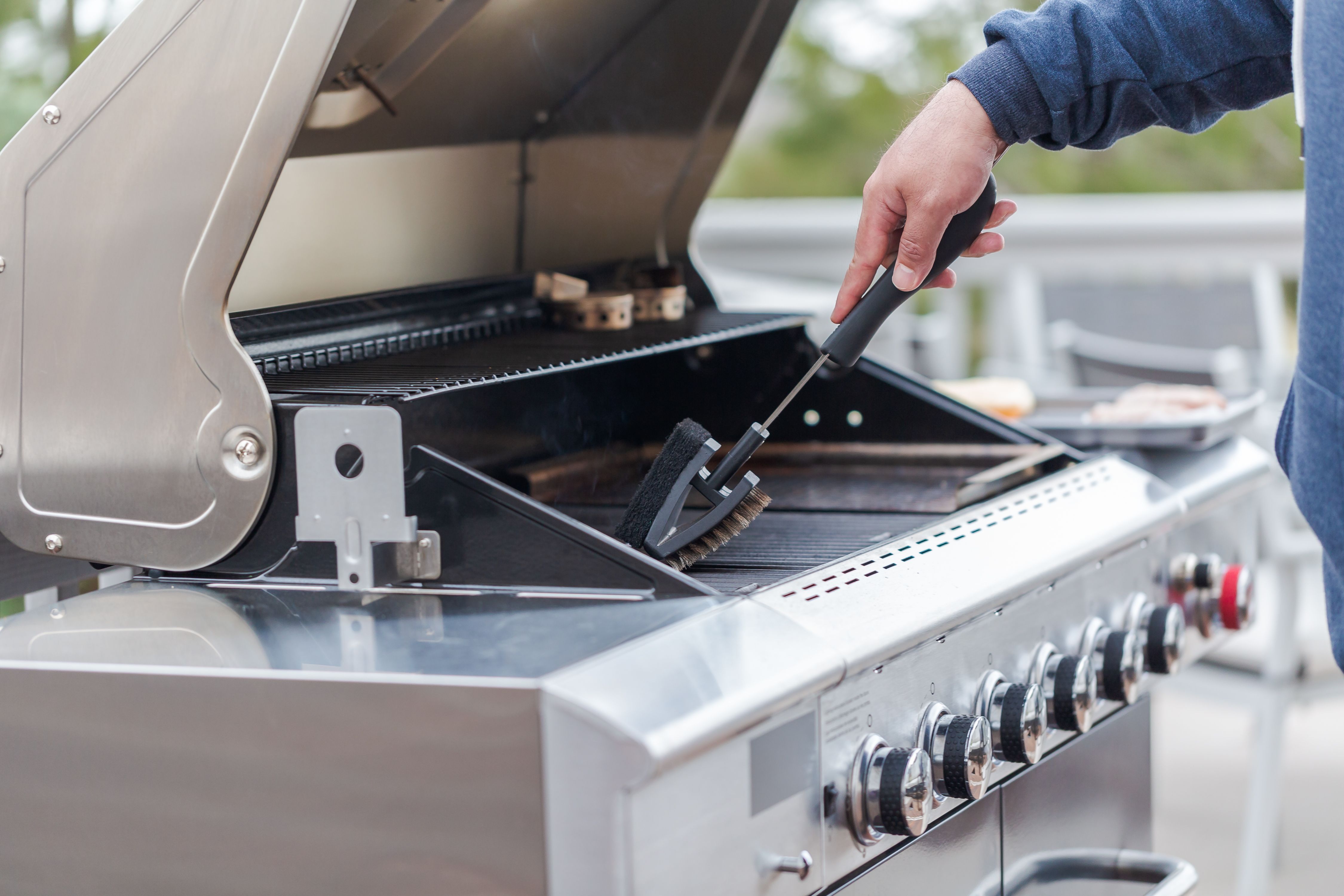 cleaning grill
