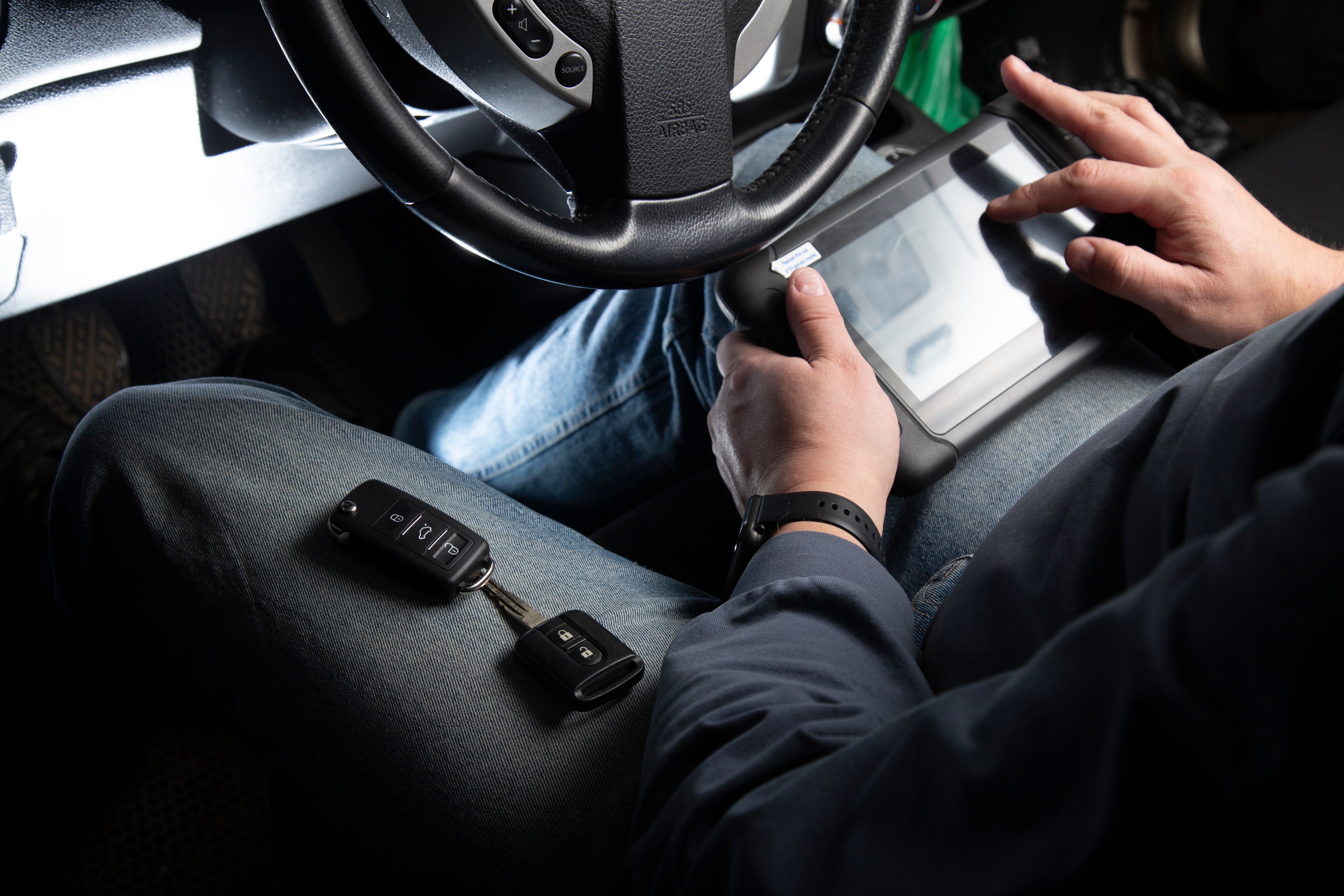 Production of car keys, Programming of car keys and repair.