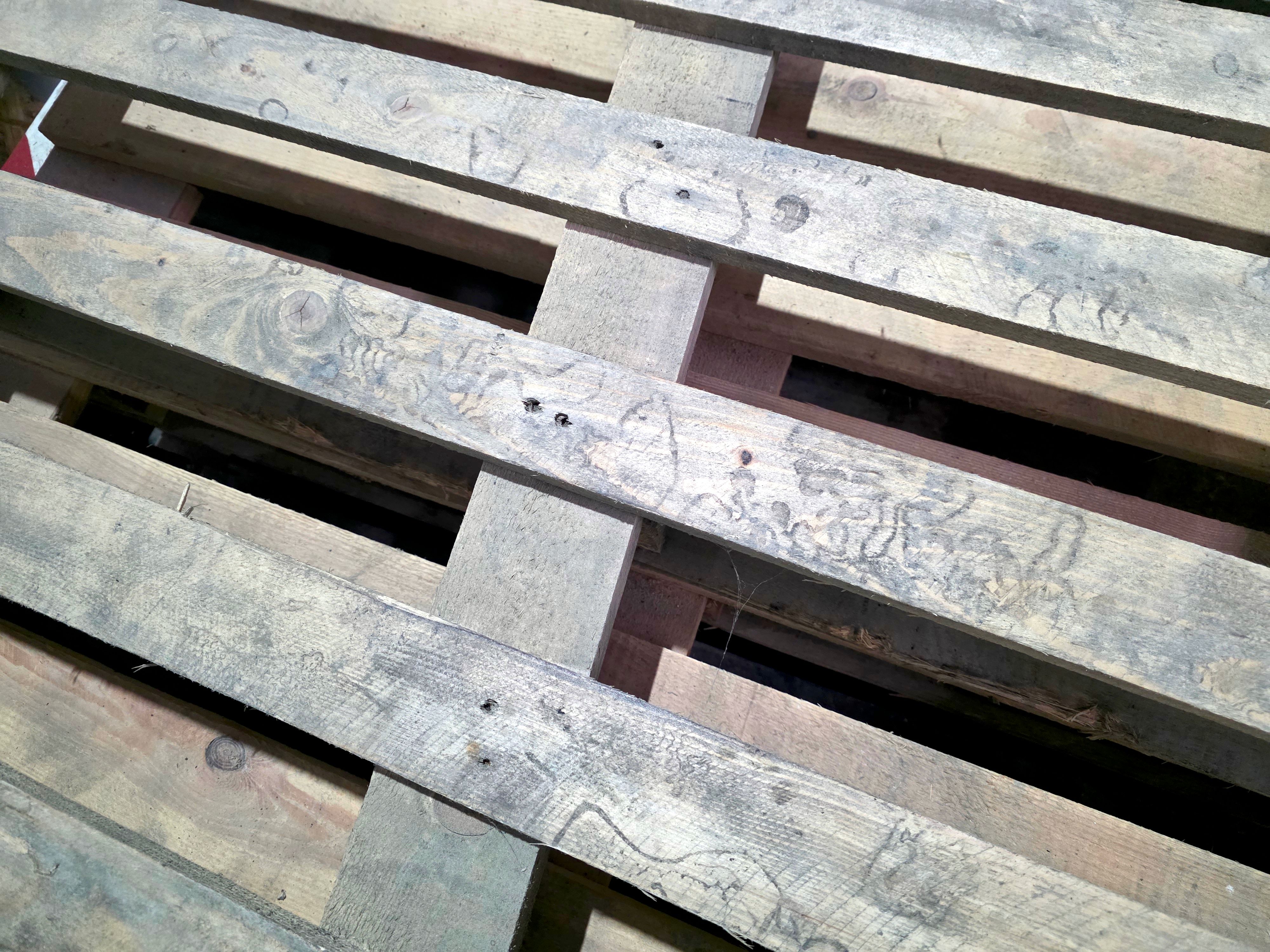 repairing wooden pallets