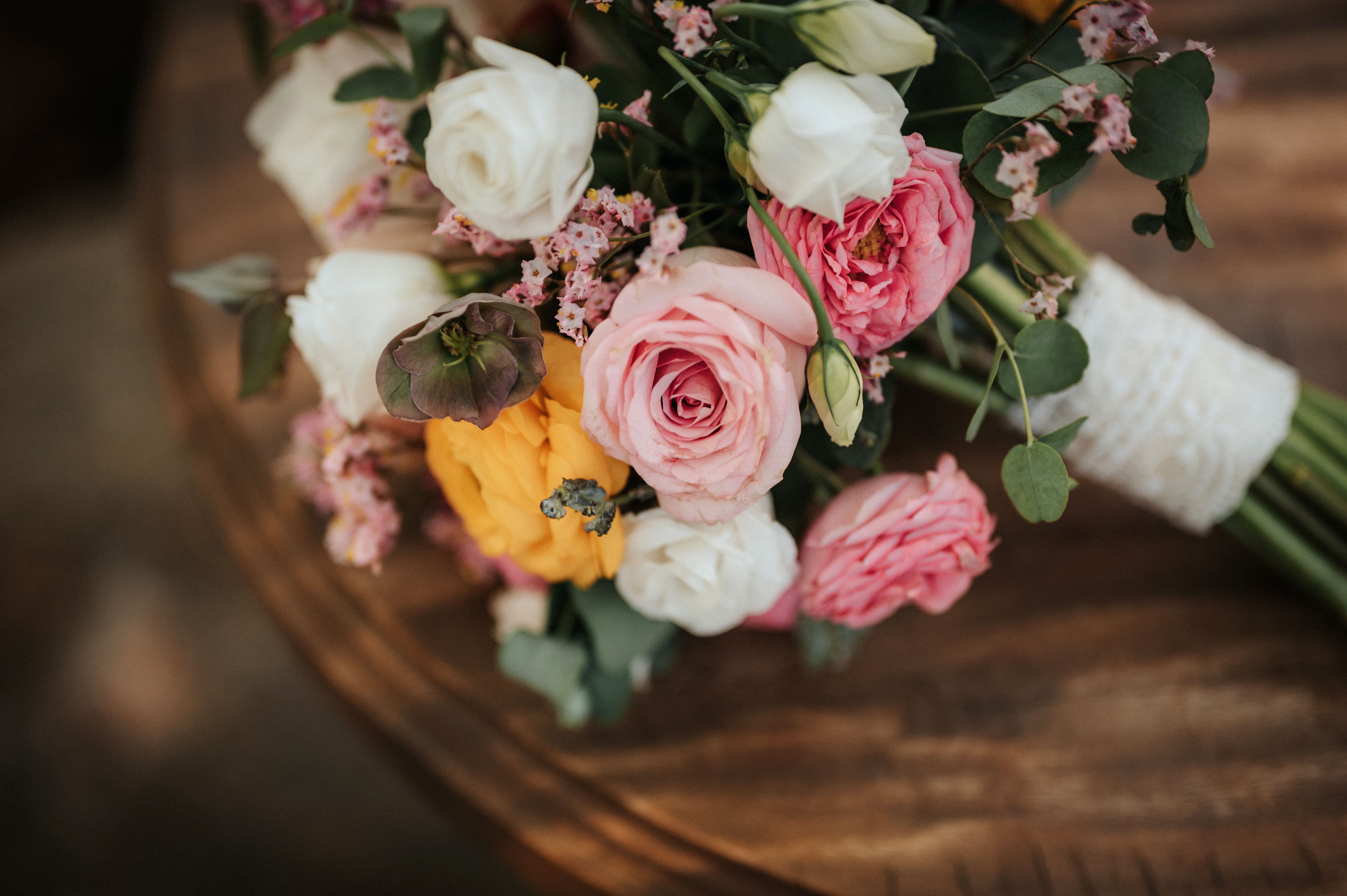 spring wedding flowers