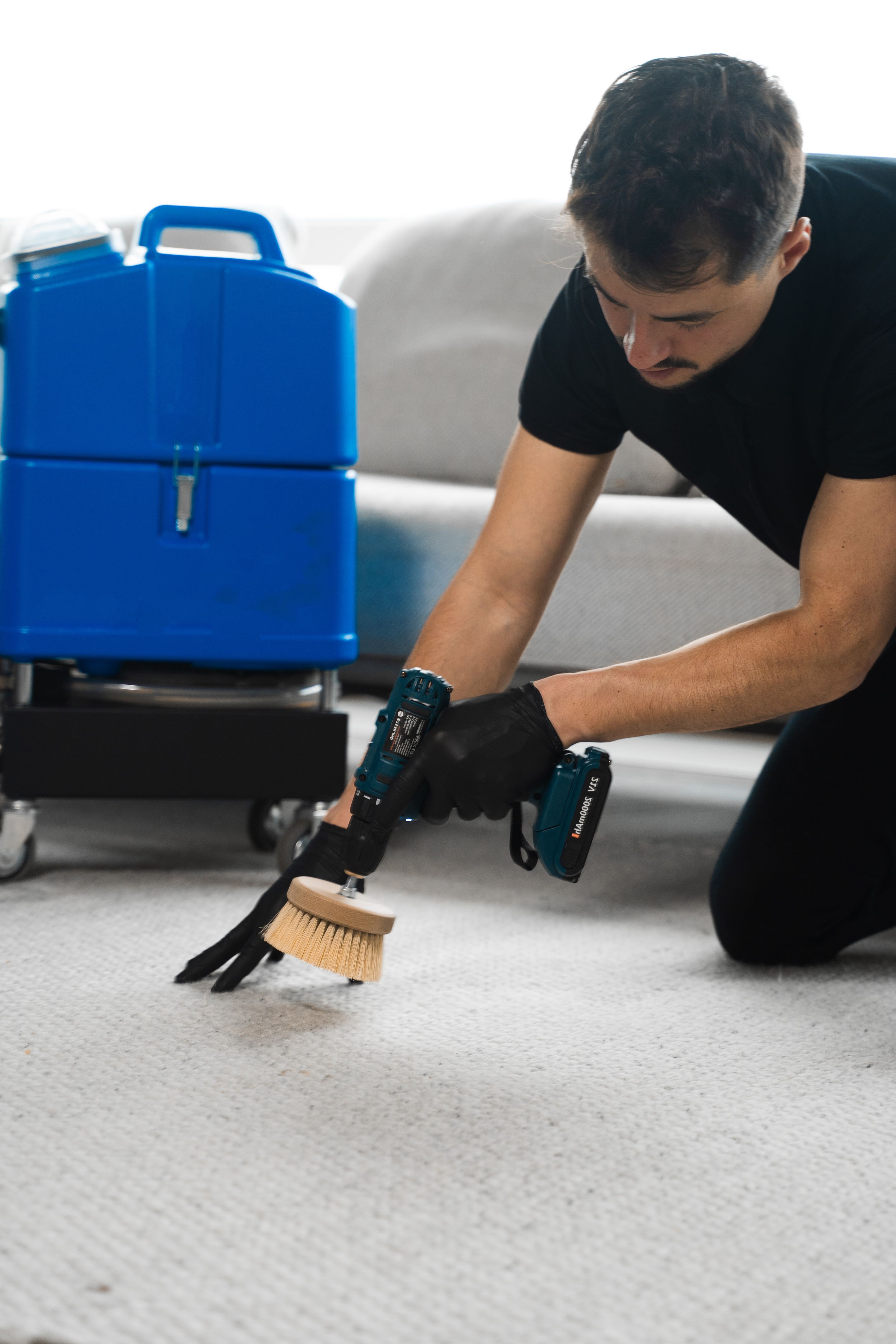 carpet cleaning technician