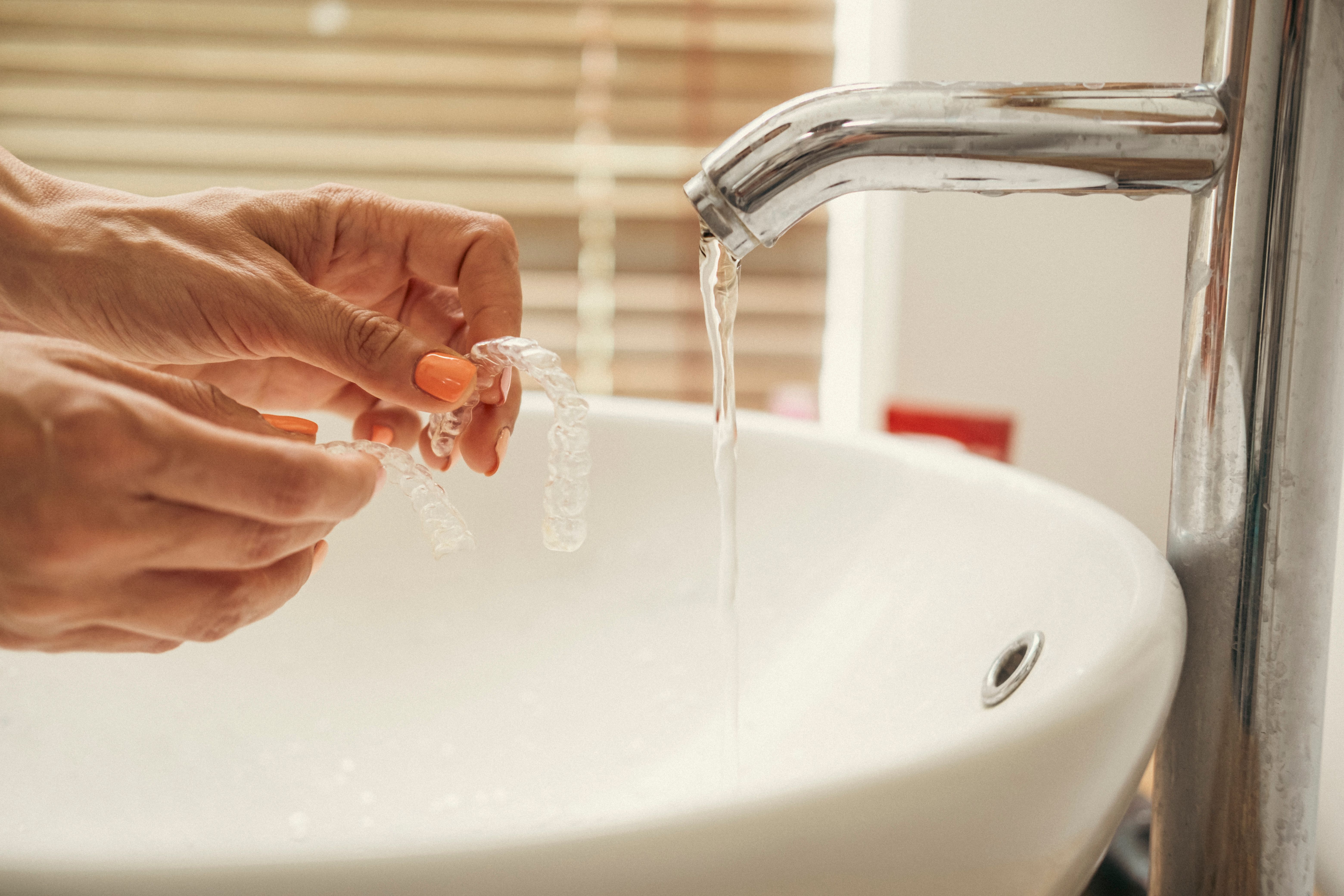 cleaning aligners
