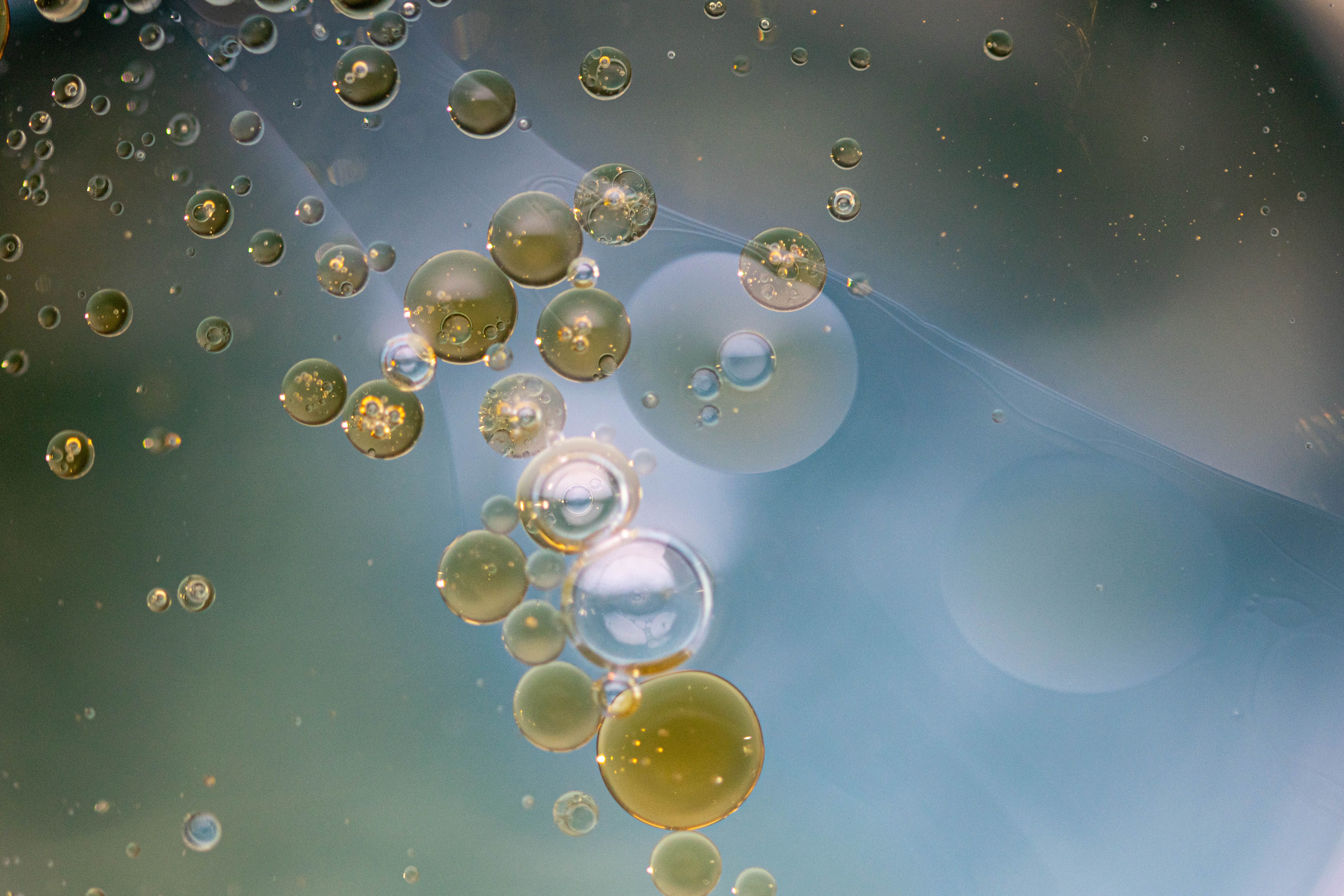 mixing essential oils