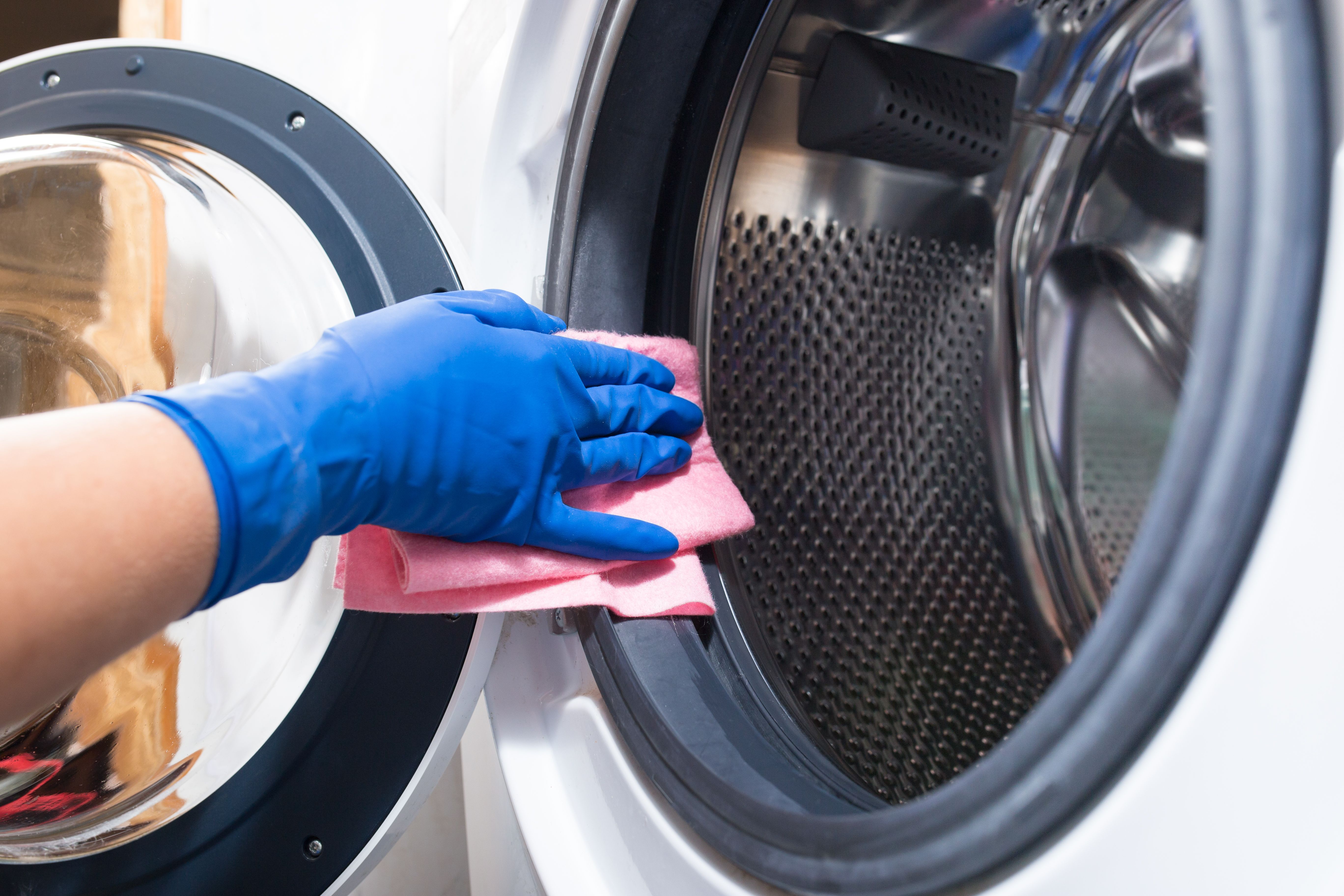 cleaning washing machine