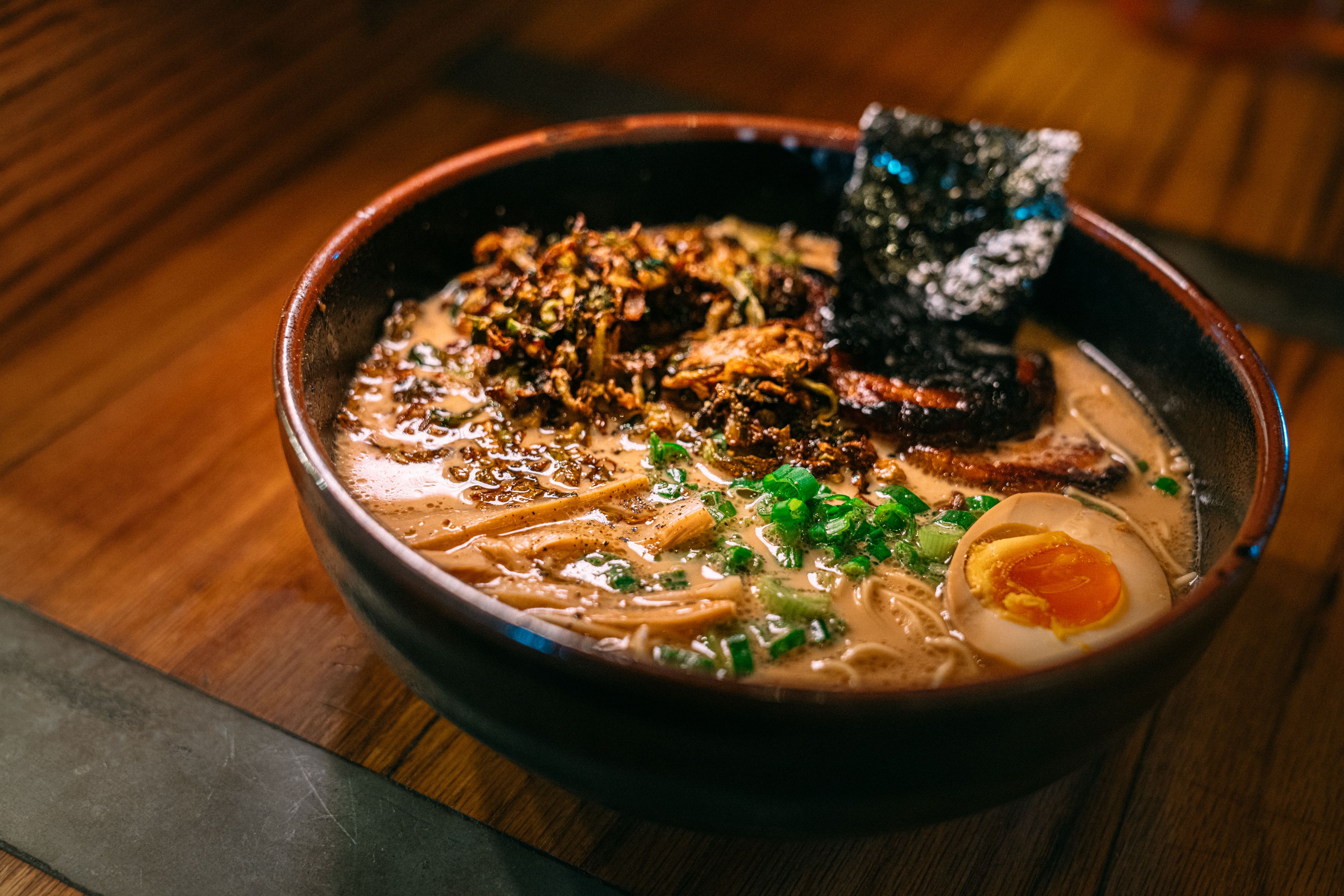 tonkotsu ramen broth
