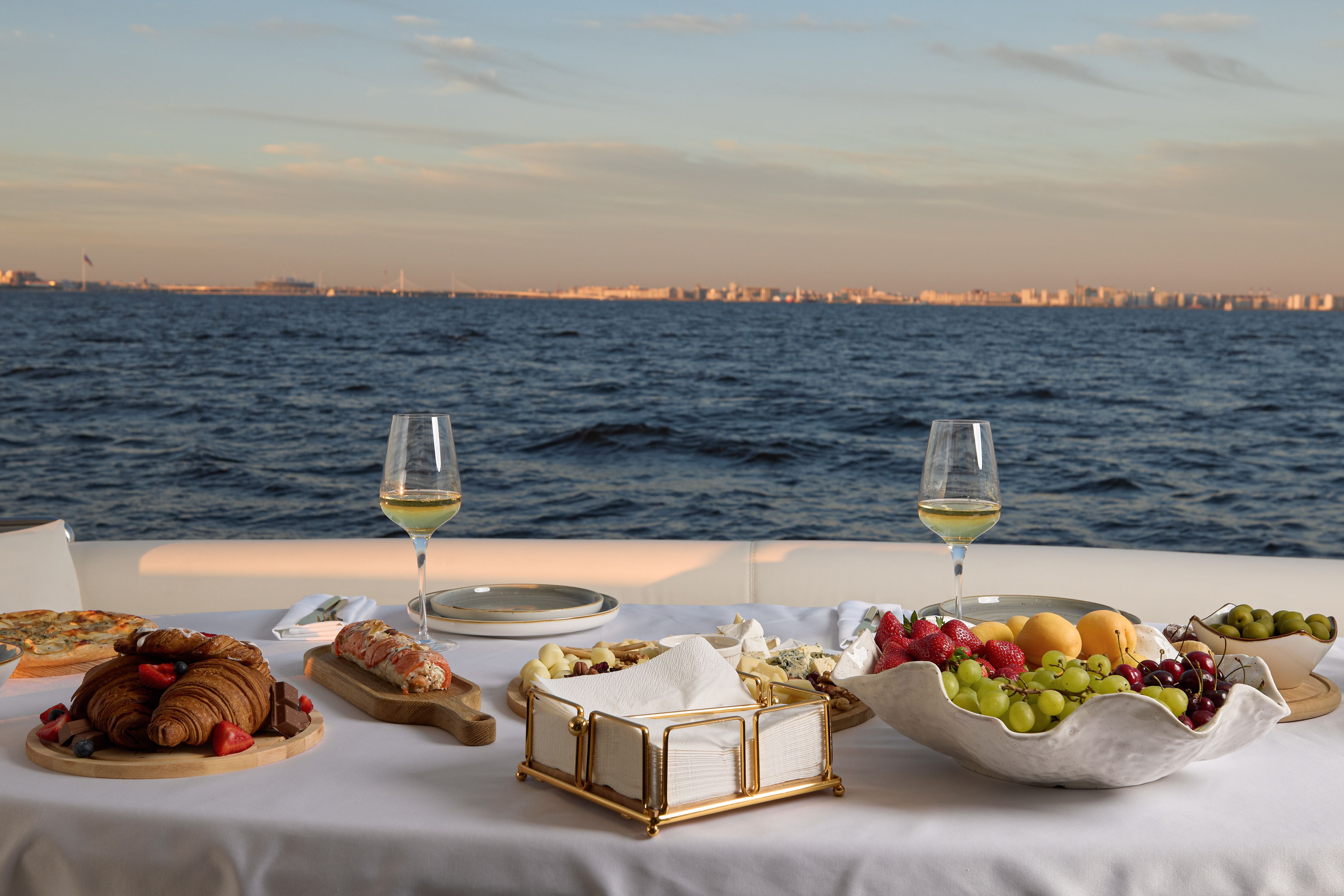 luxury cruise dining