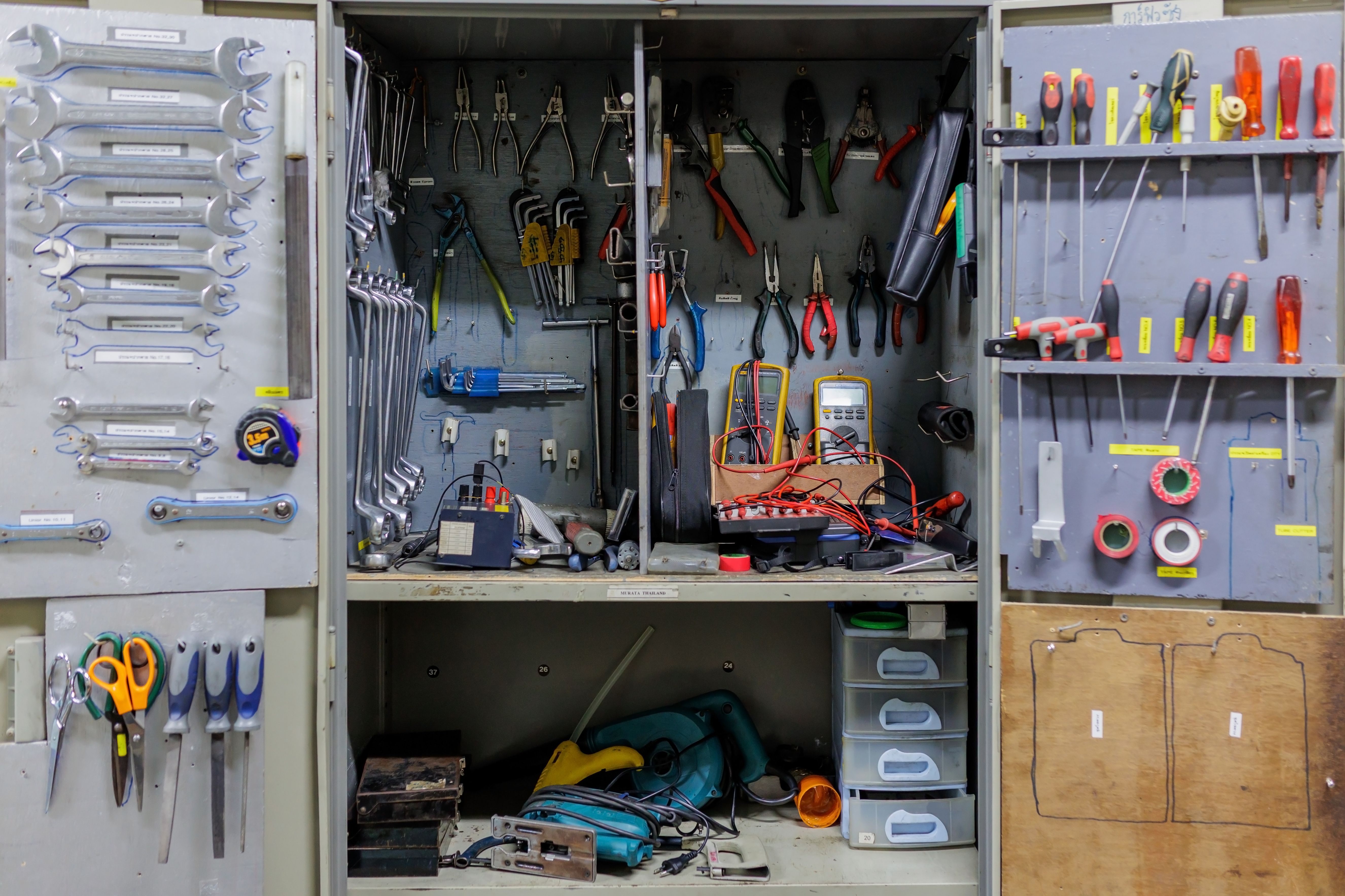 cabinet hardware