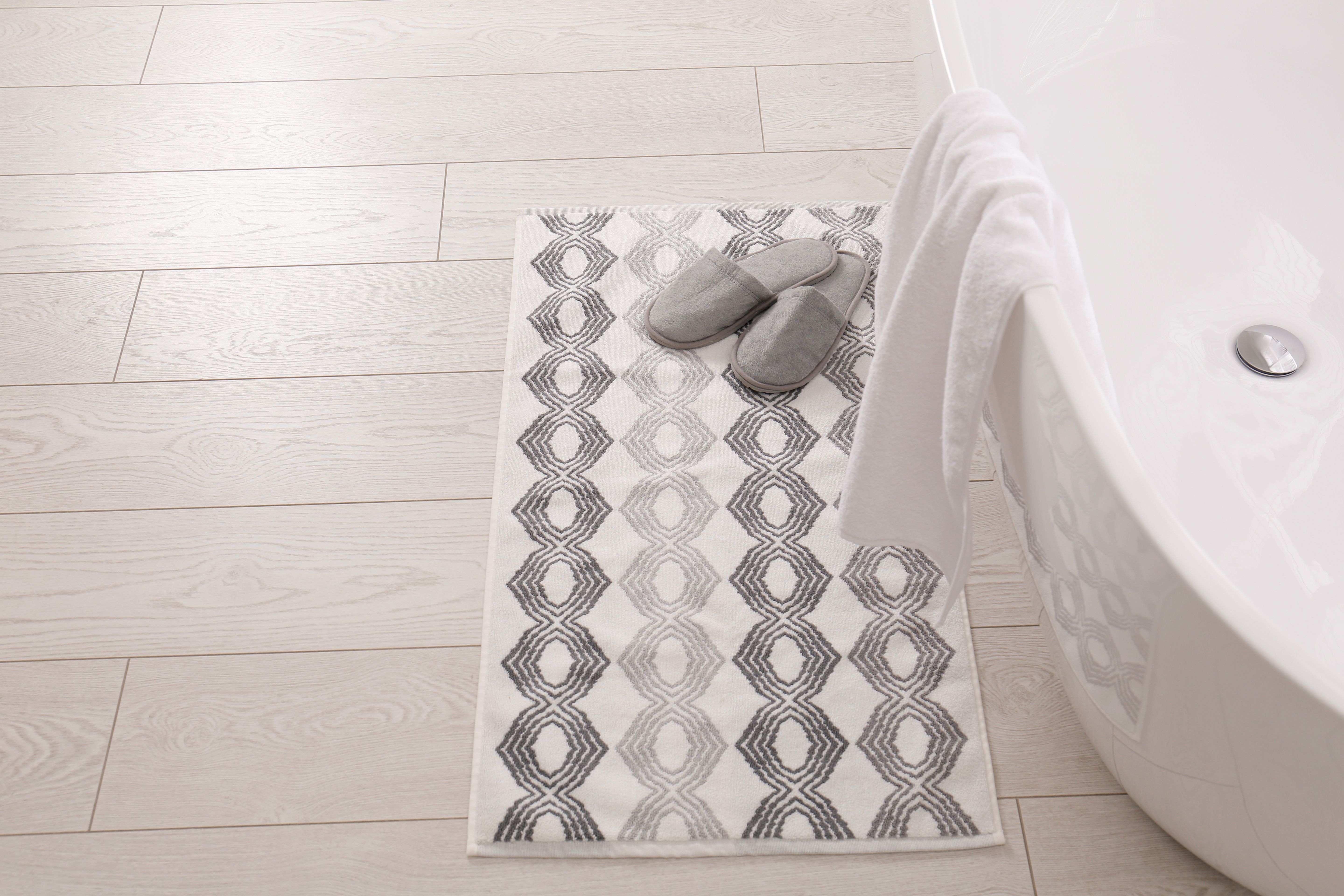 bathroom mat
