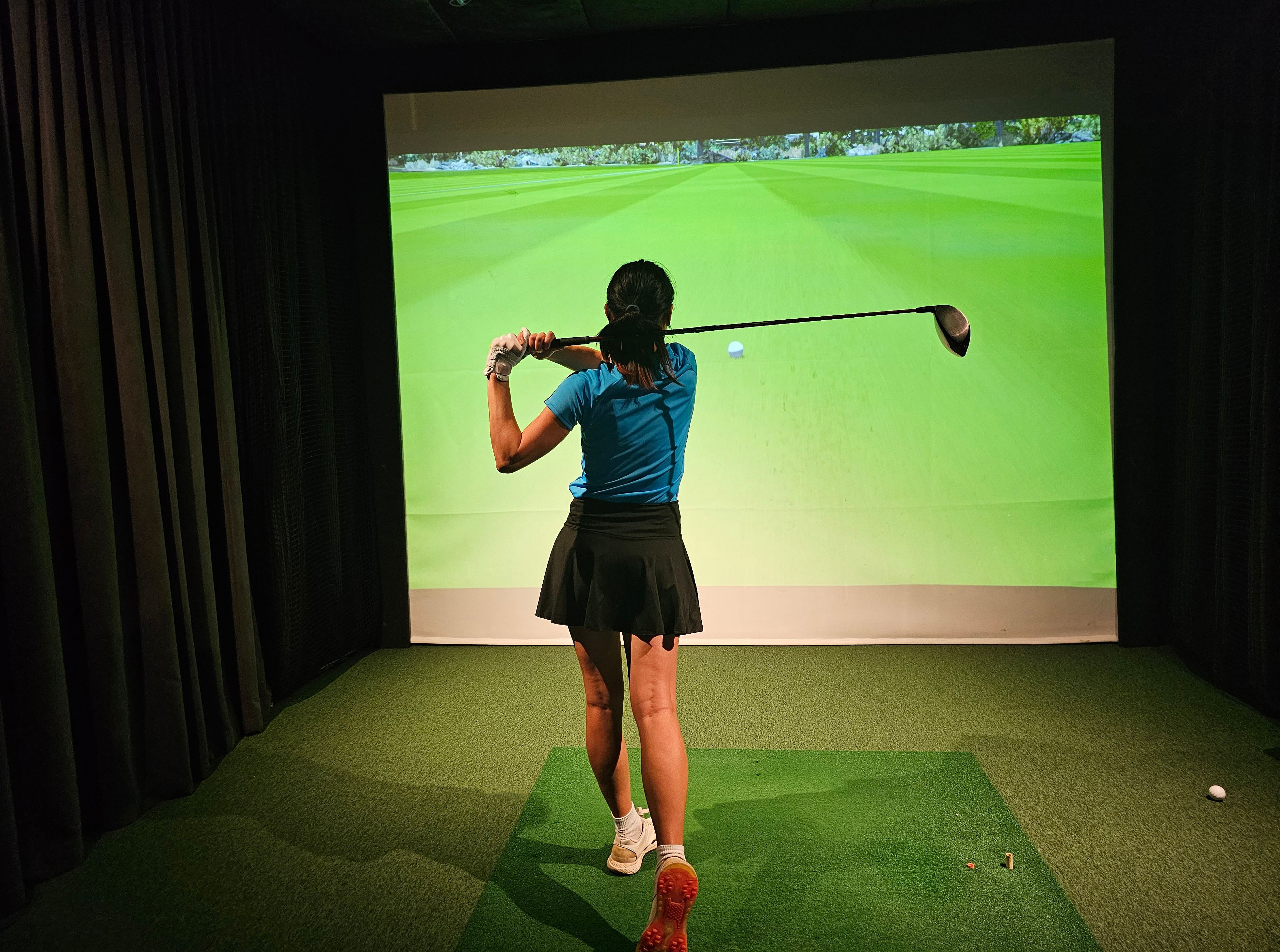 golf simulator backyard
