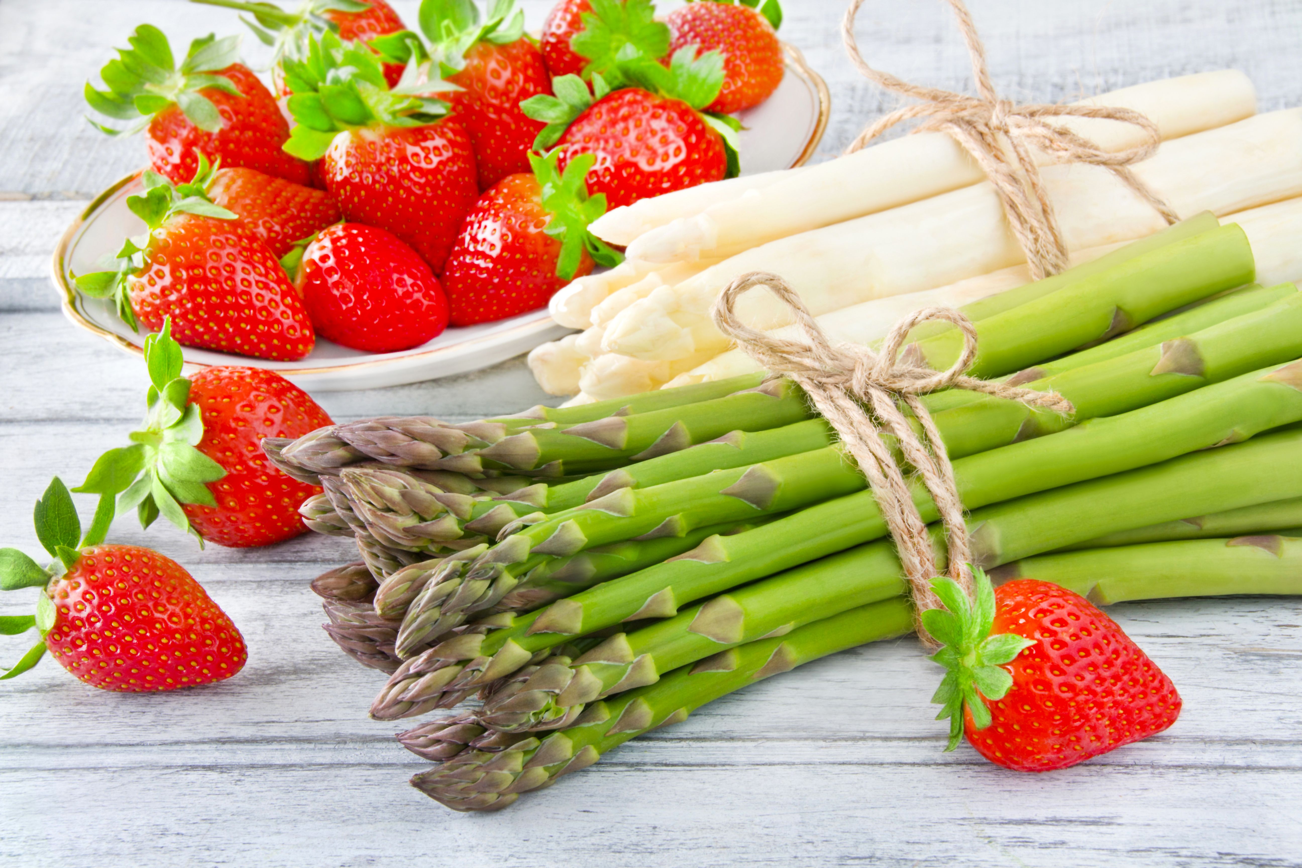 asparagus strawberries