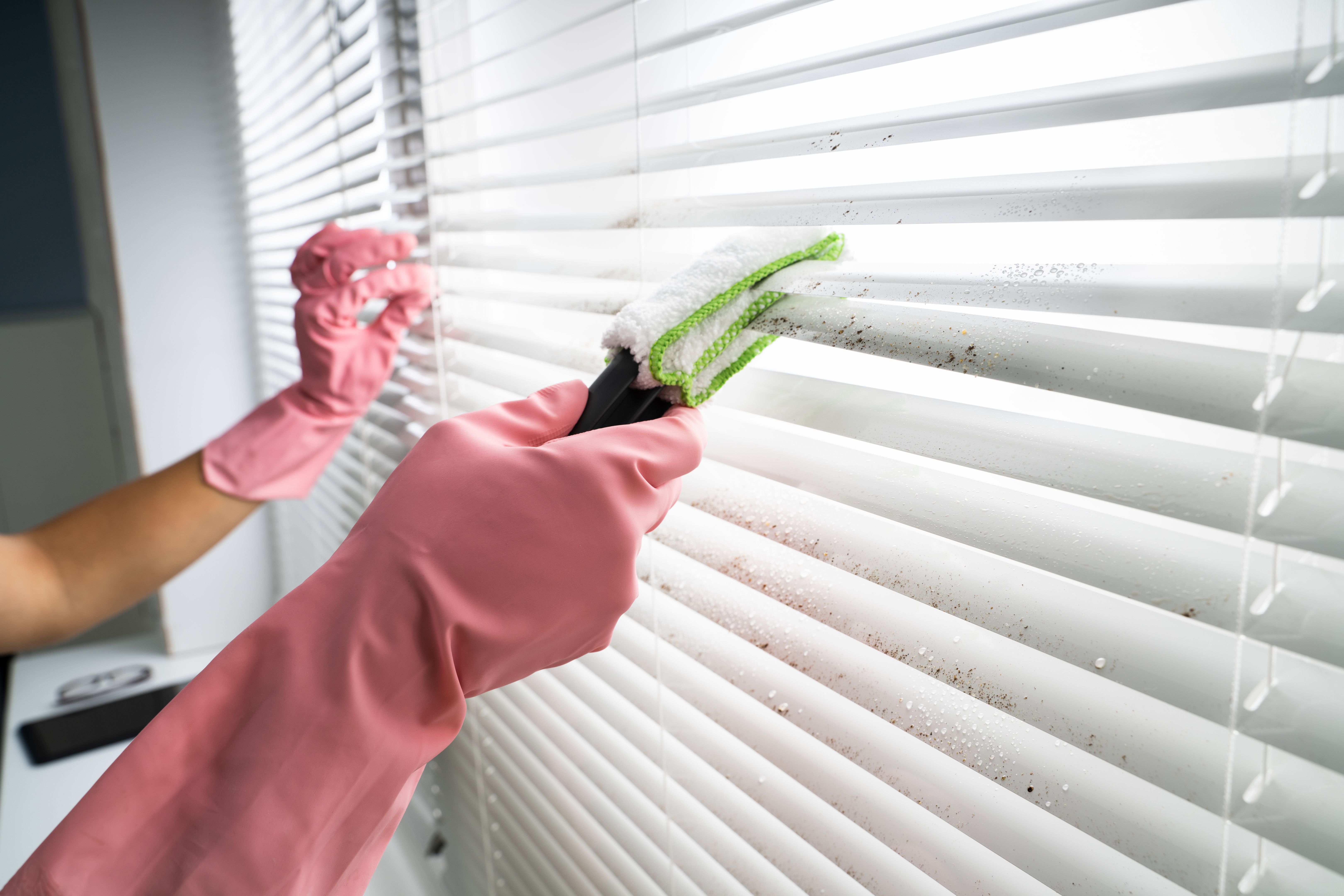 blinds cleaning