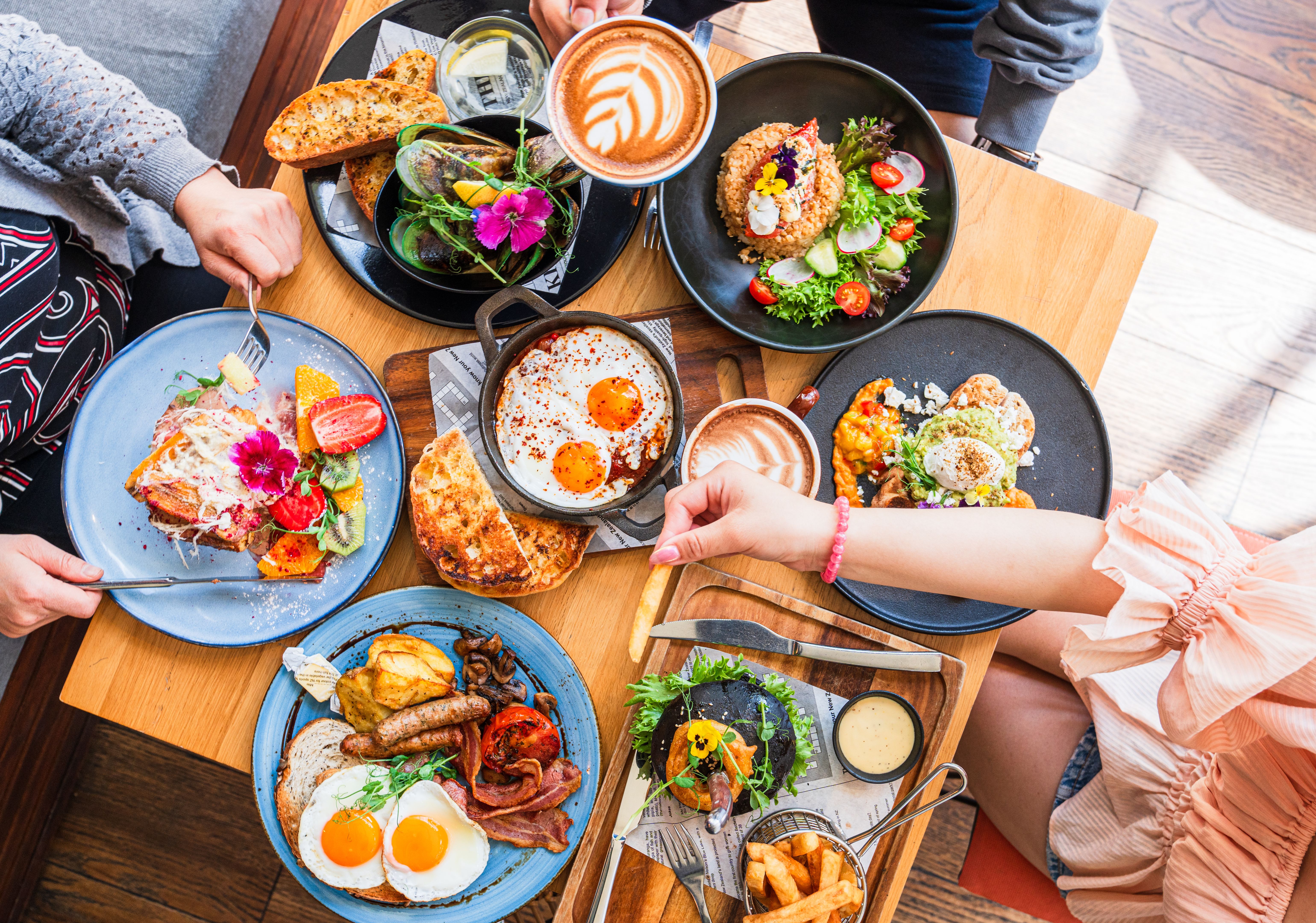 brunch decor