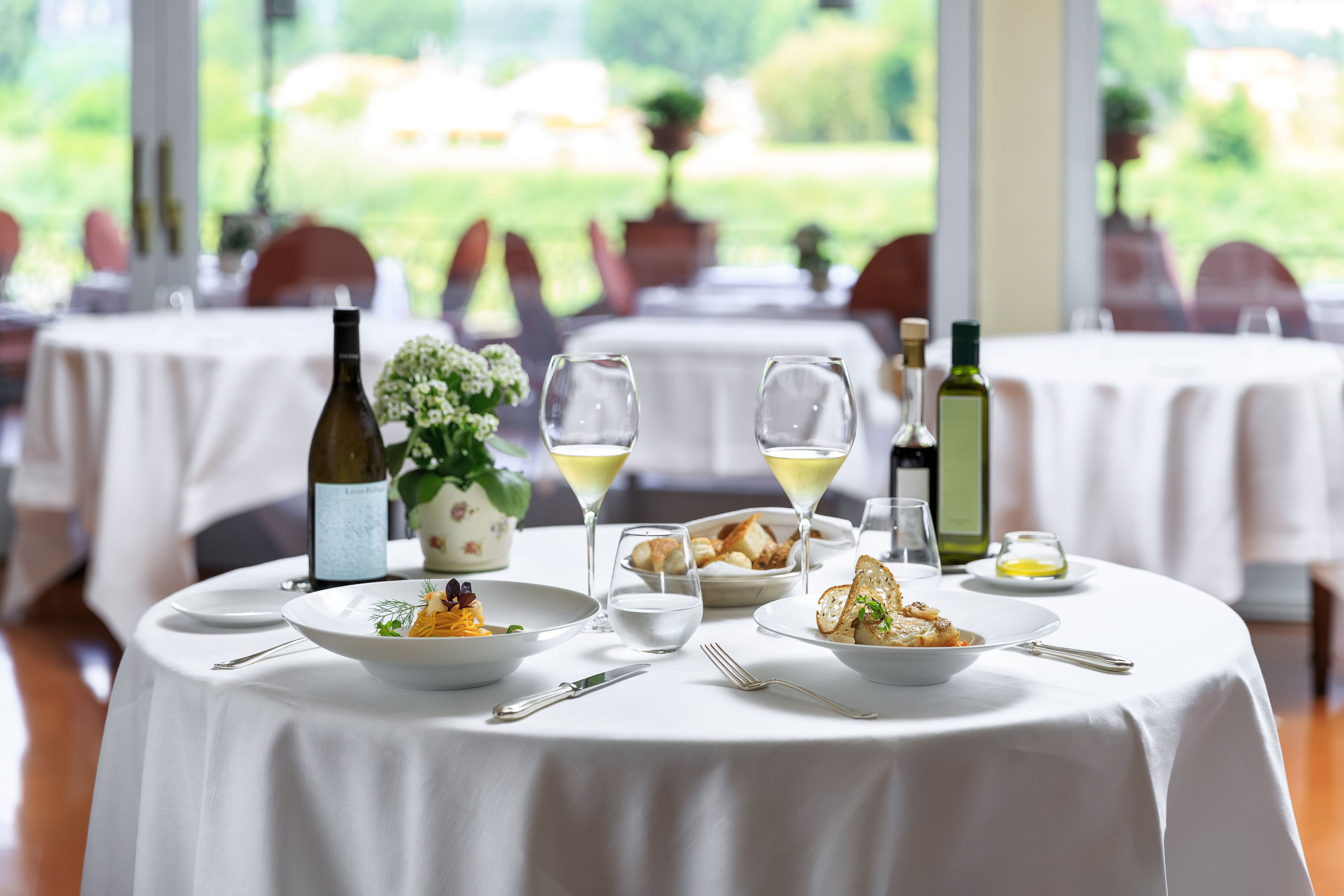 hotel dining