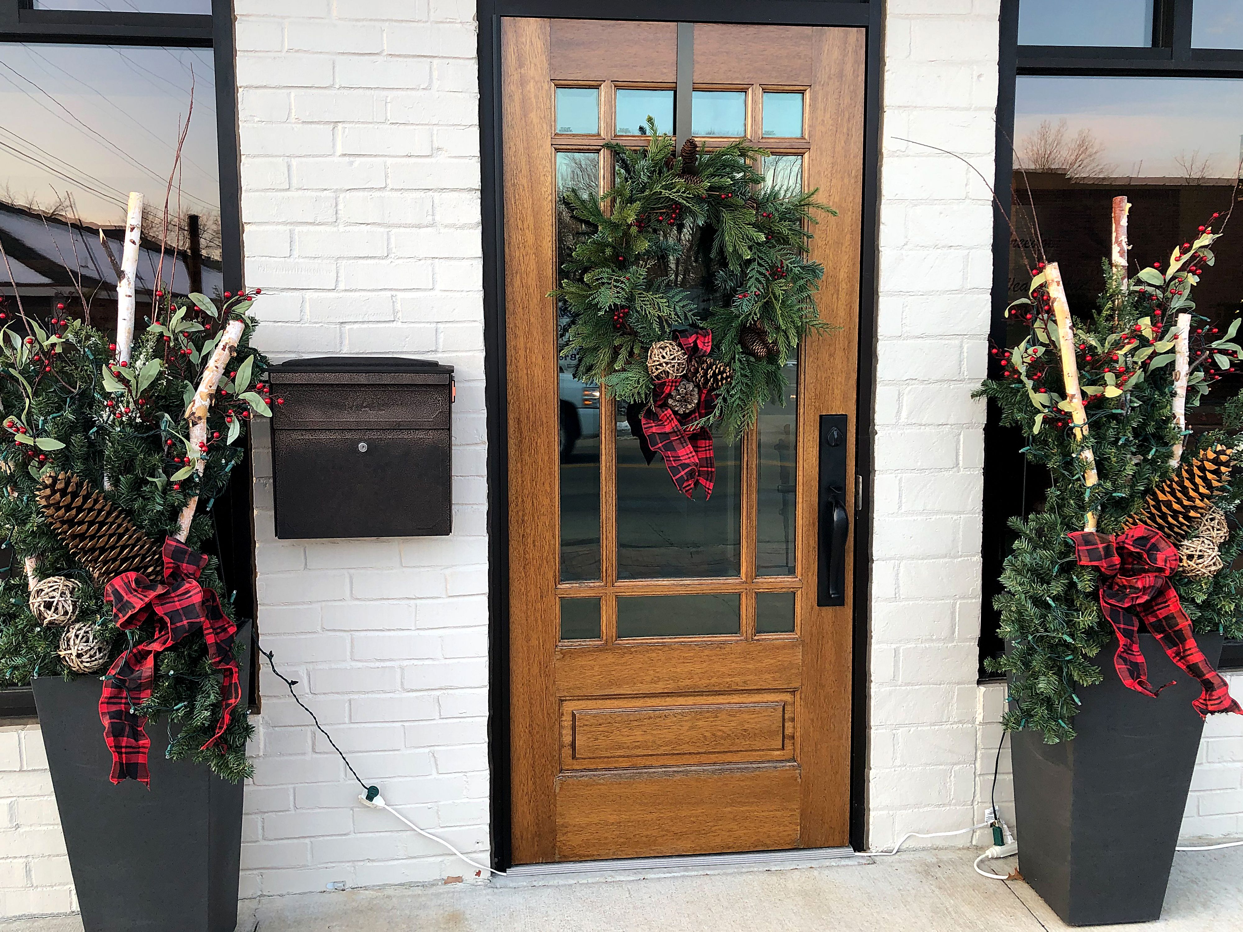 seasonal office decor