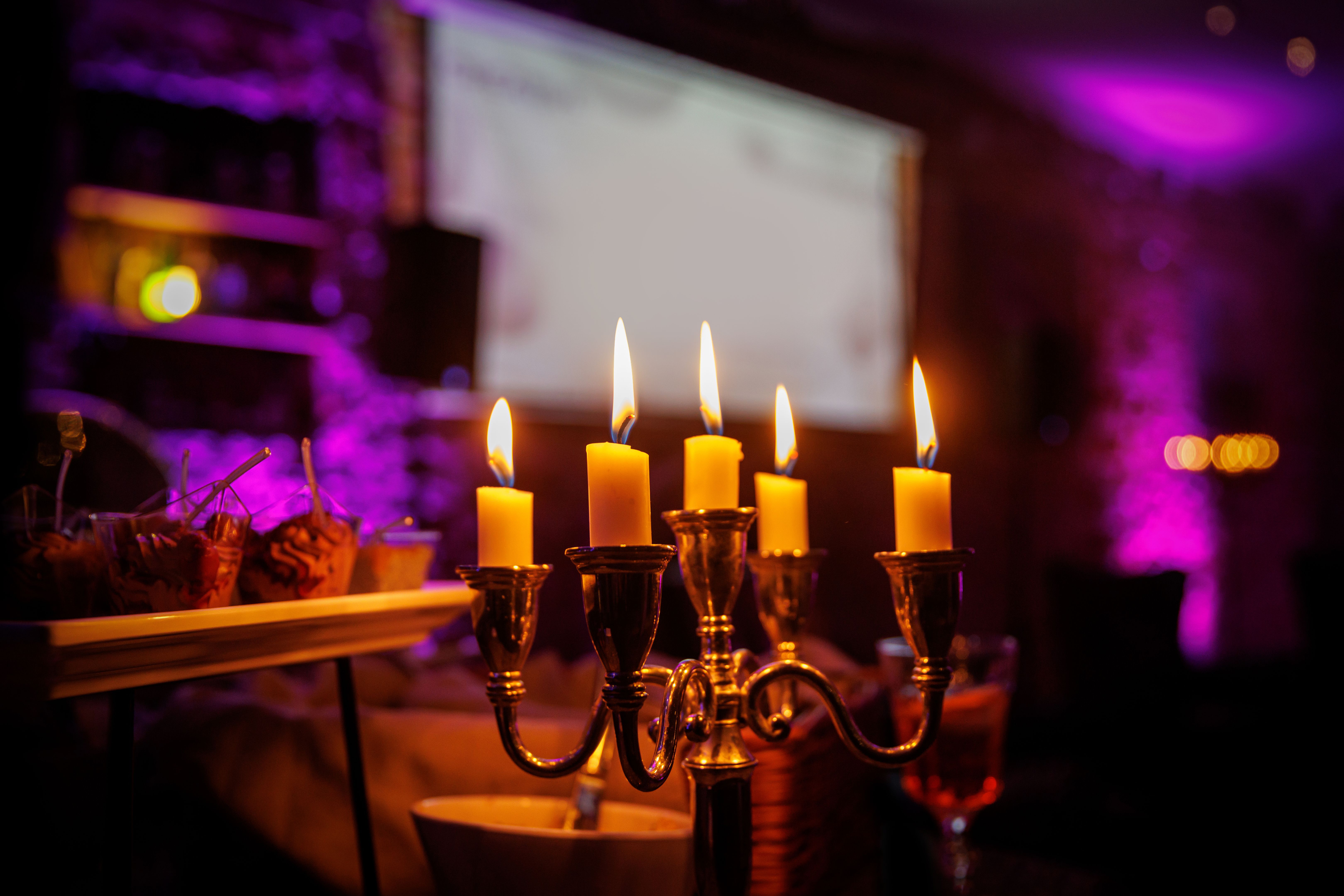 dinner party ambiance