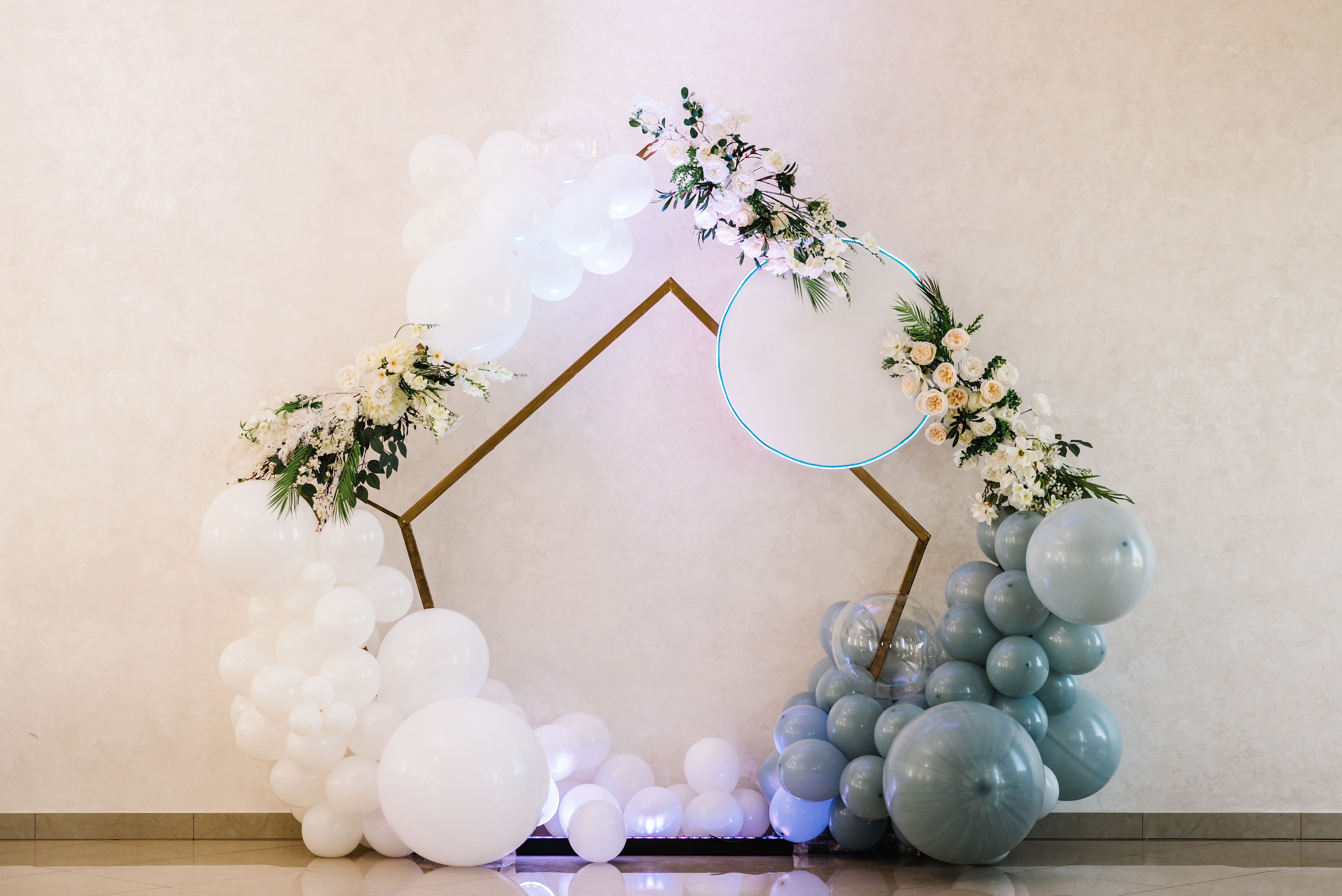 wedding balloon arch