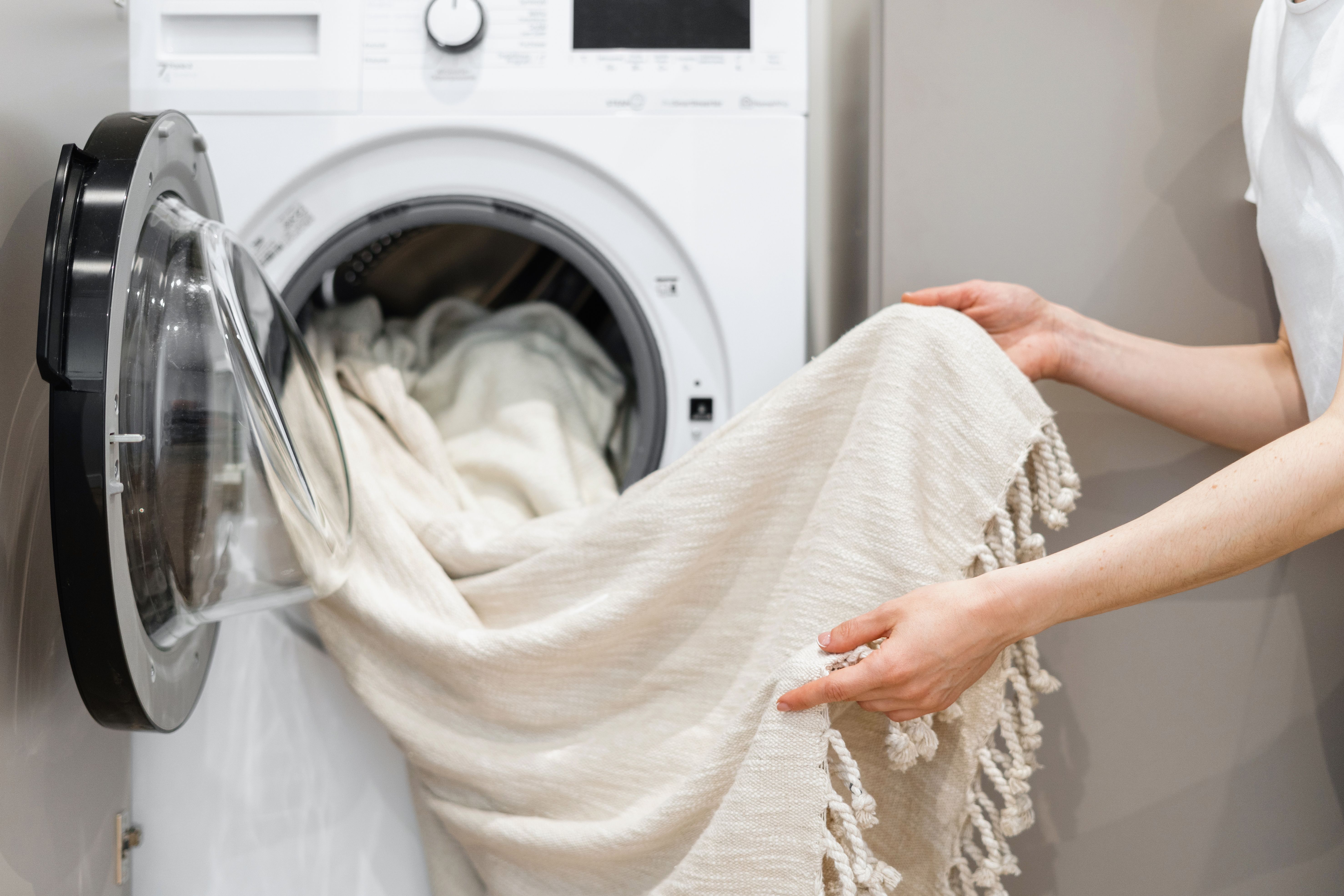 washing drapes