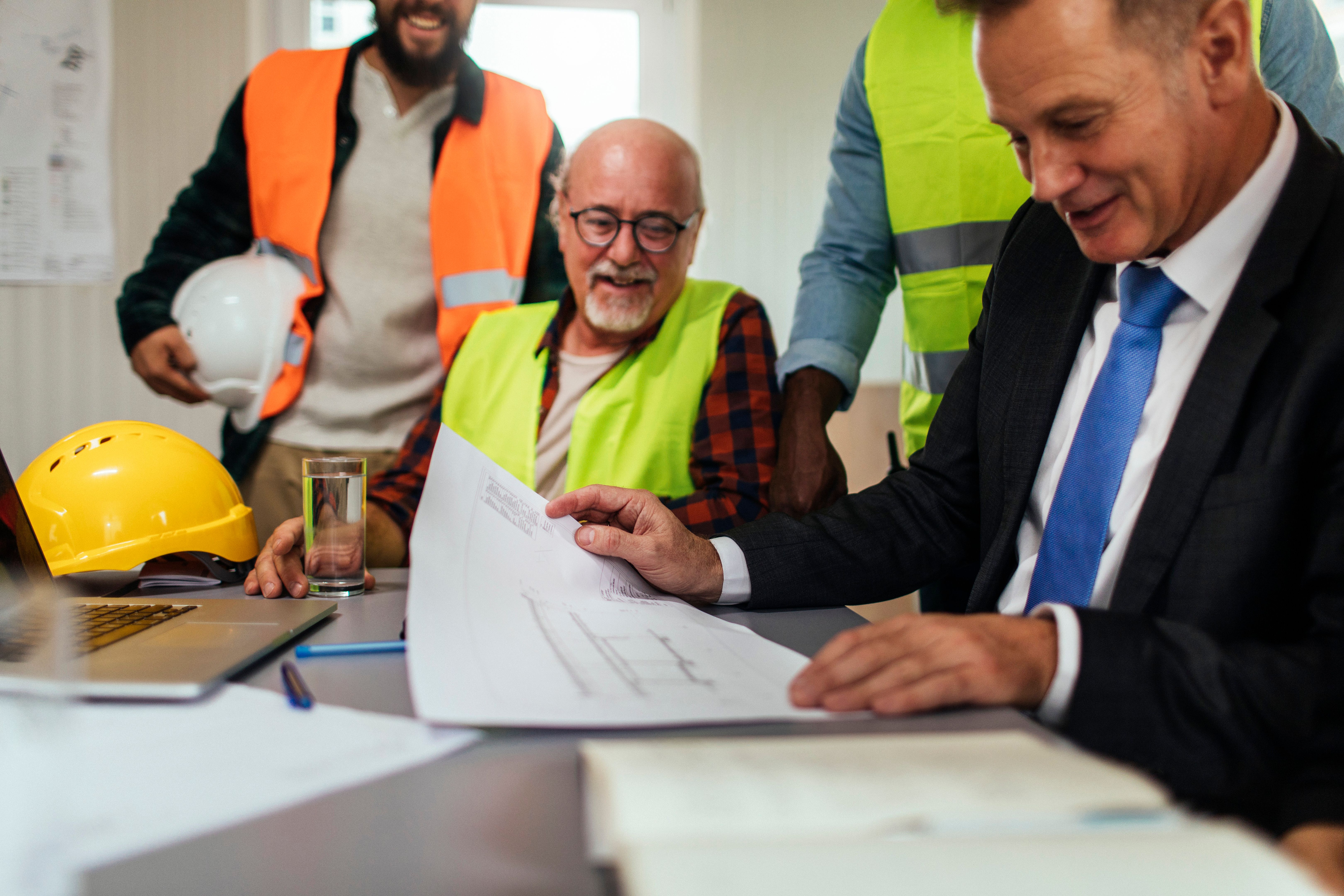 architect contractor meeting