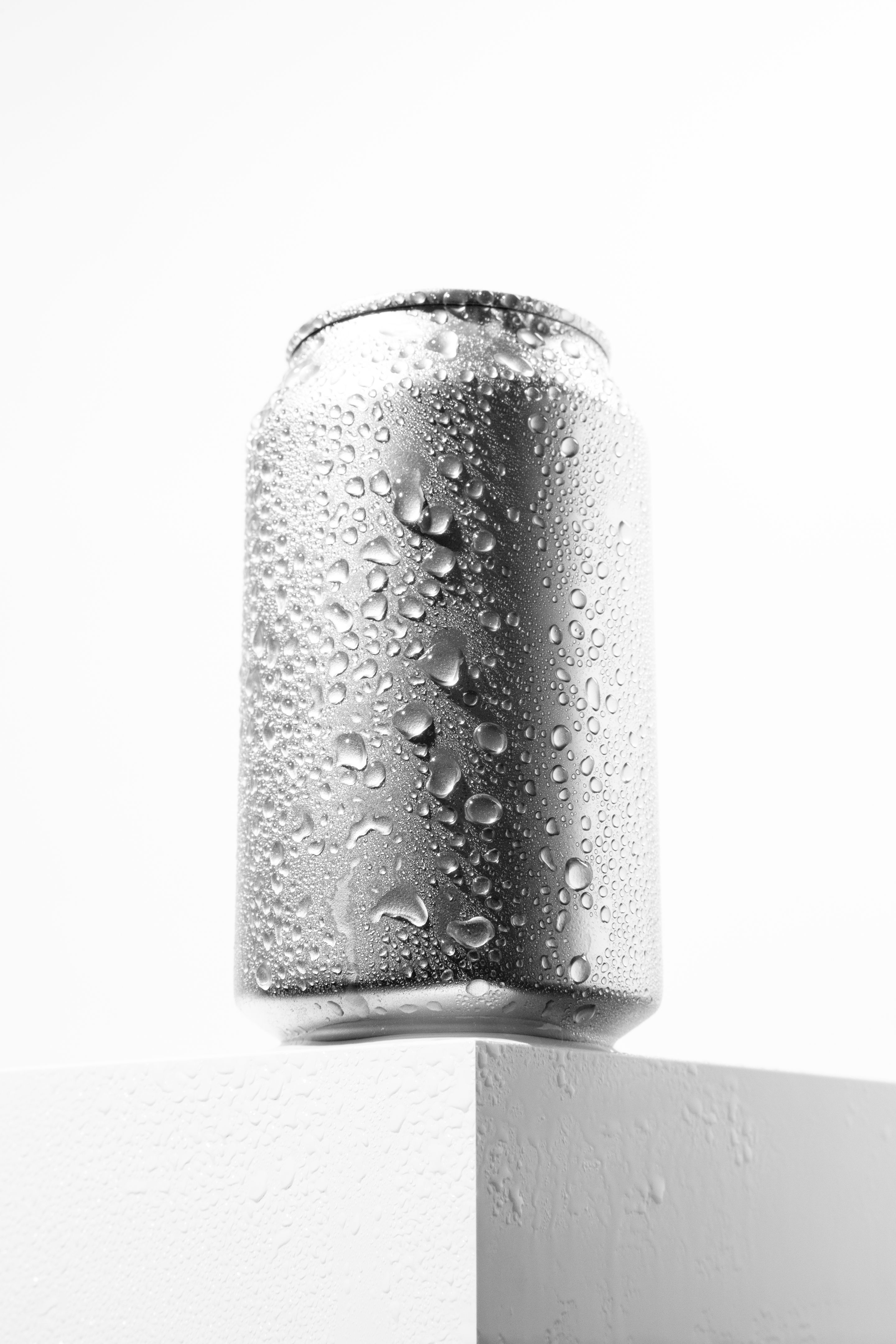 Aluminium drinking can mockup product shot