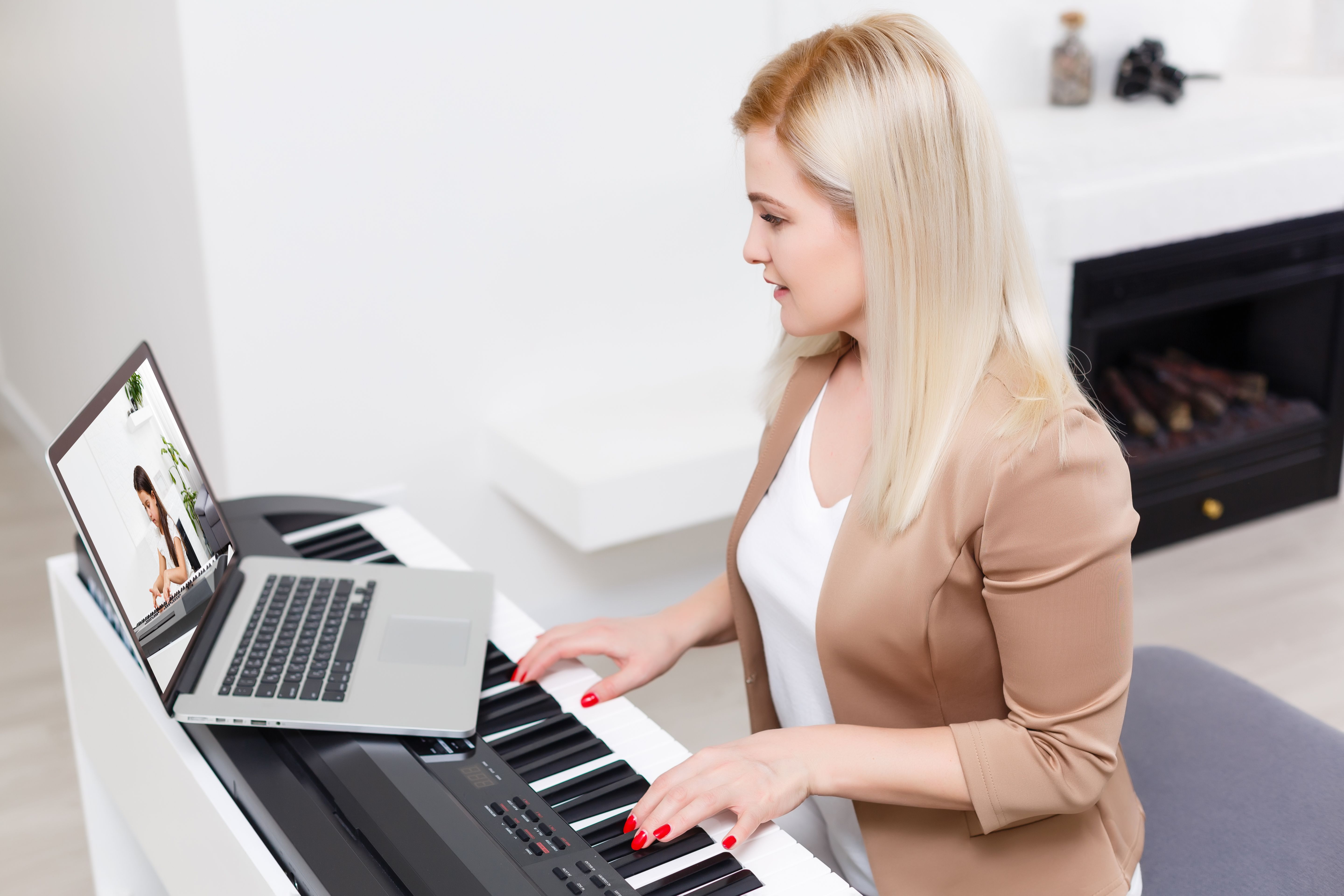 online piano lesson
