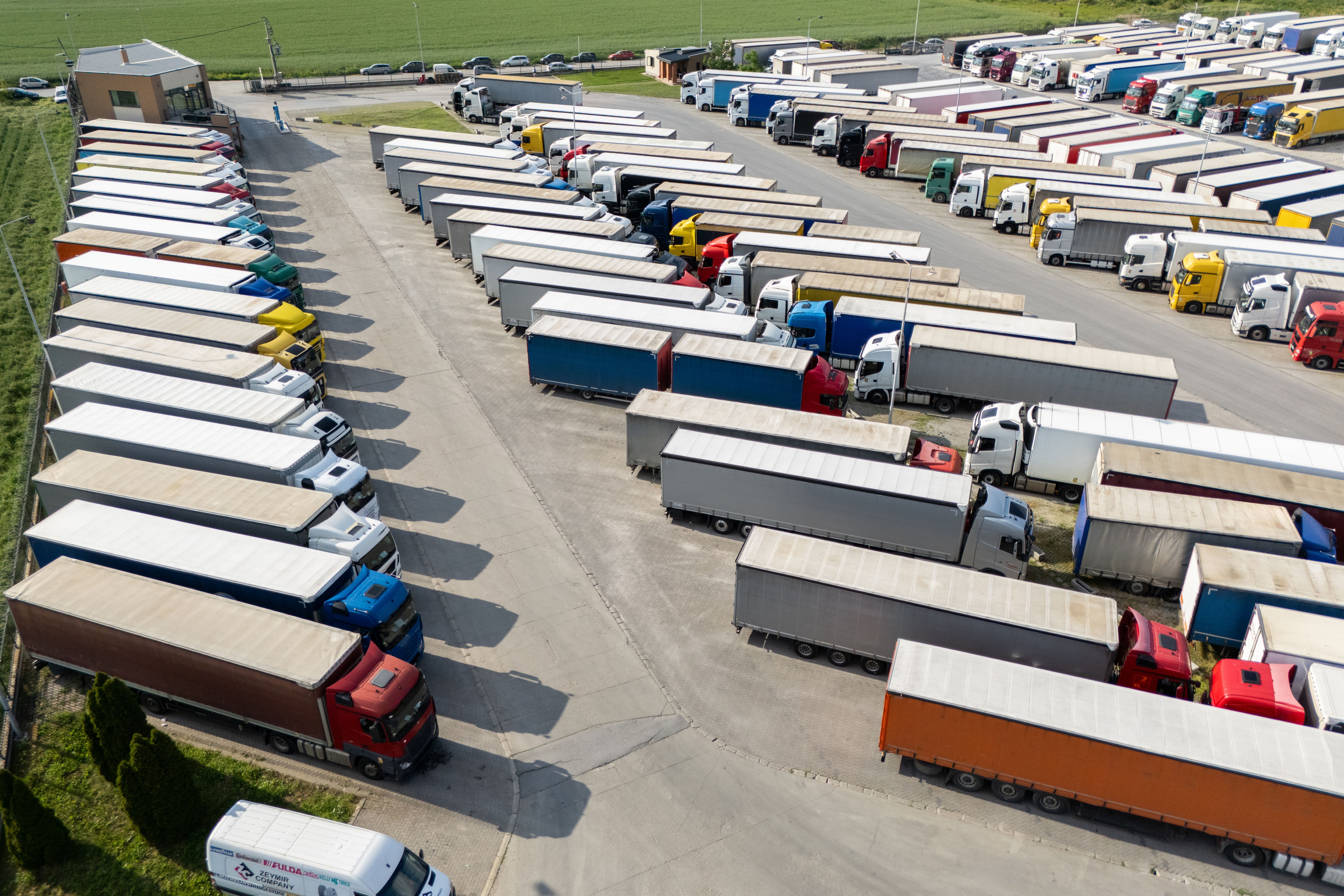 tractor trailer parking