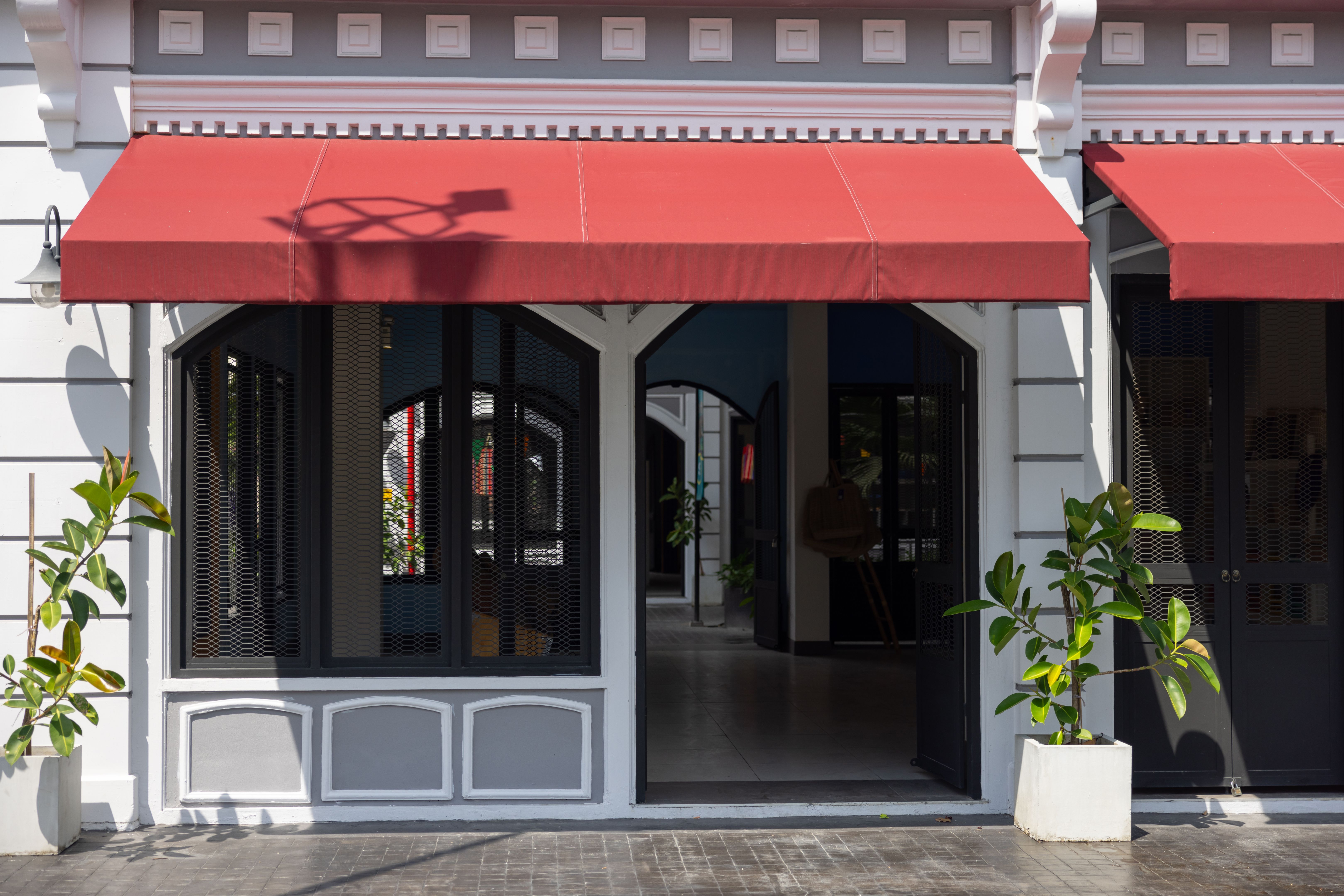 storefront awning