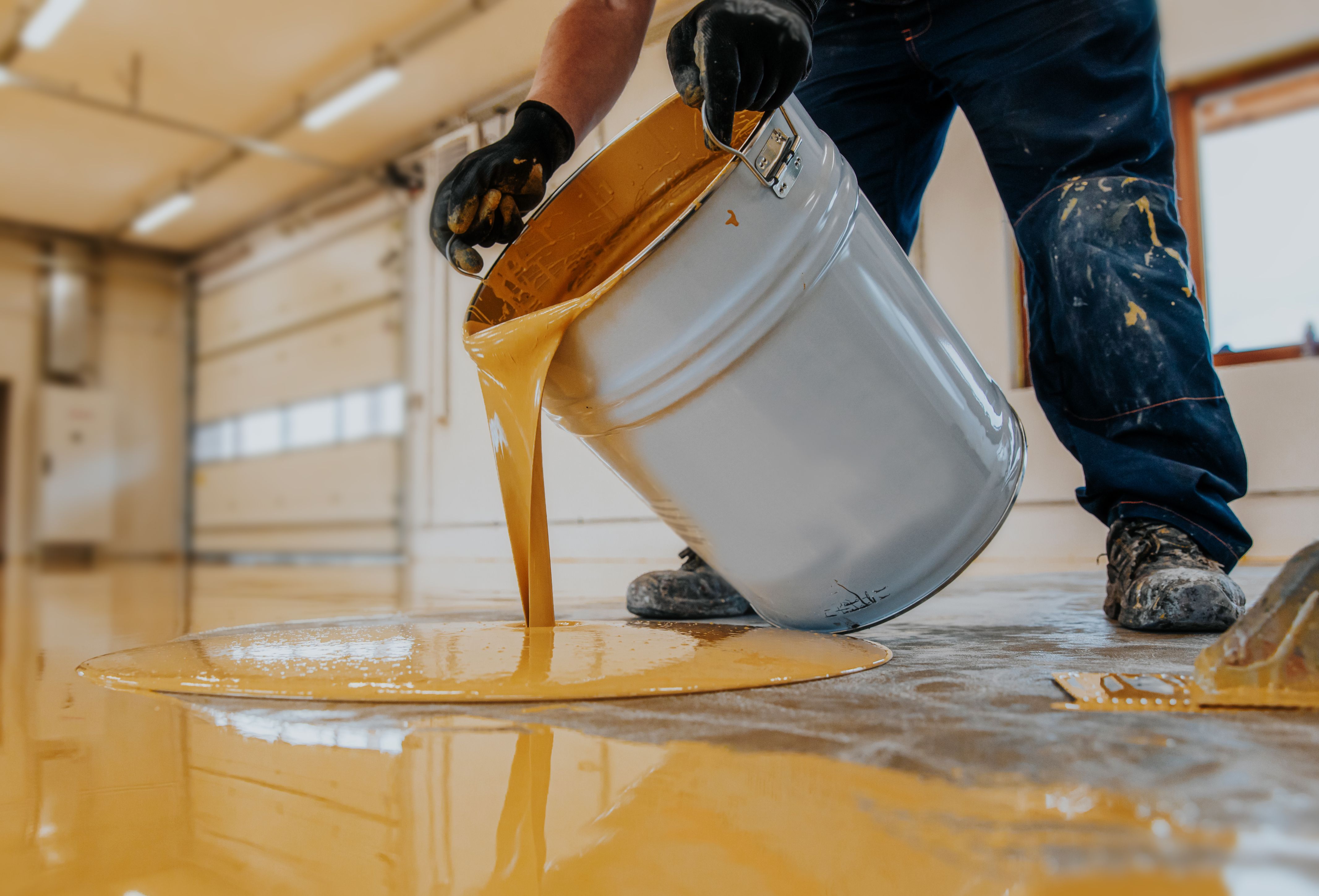 applying epoxy resin