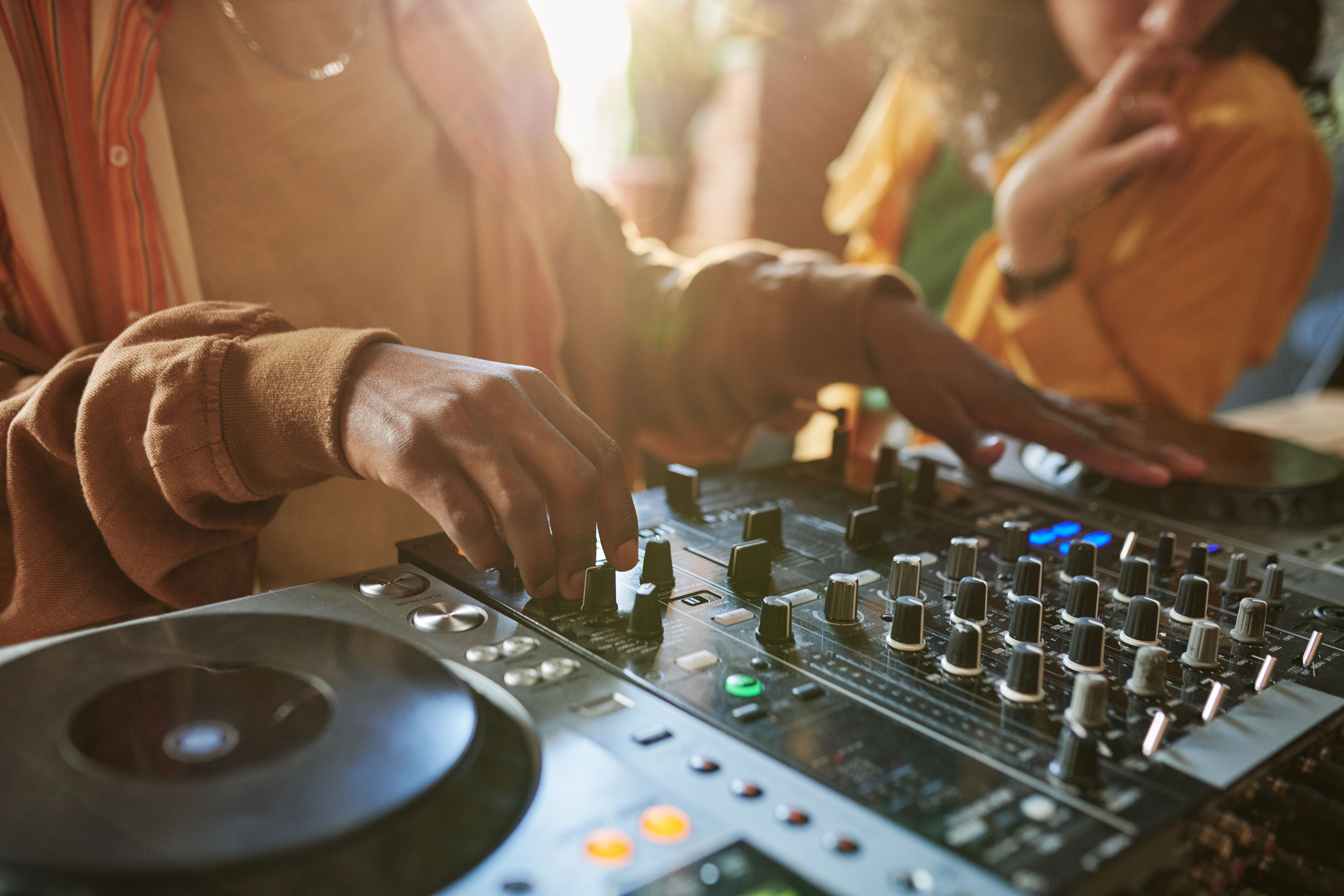 renting DJ equipment