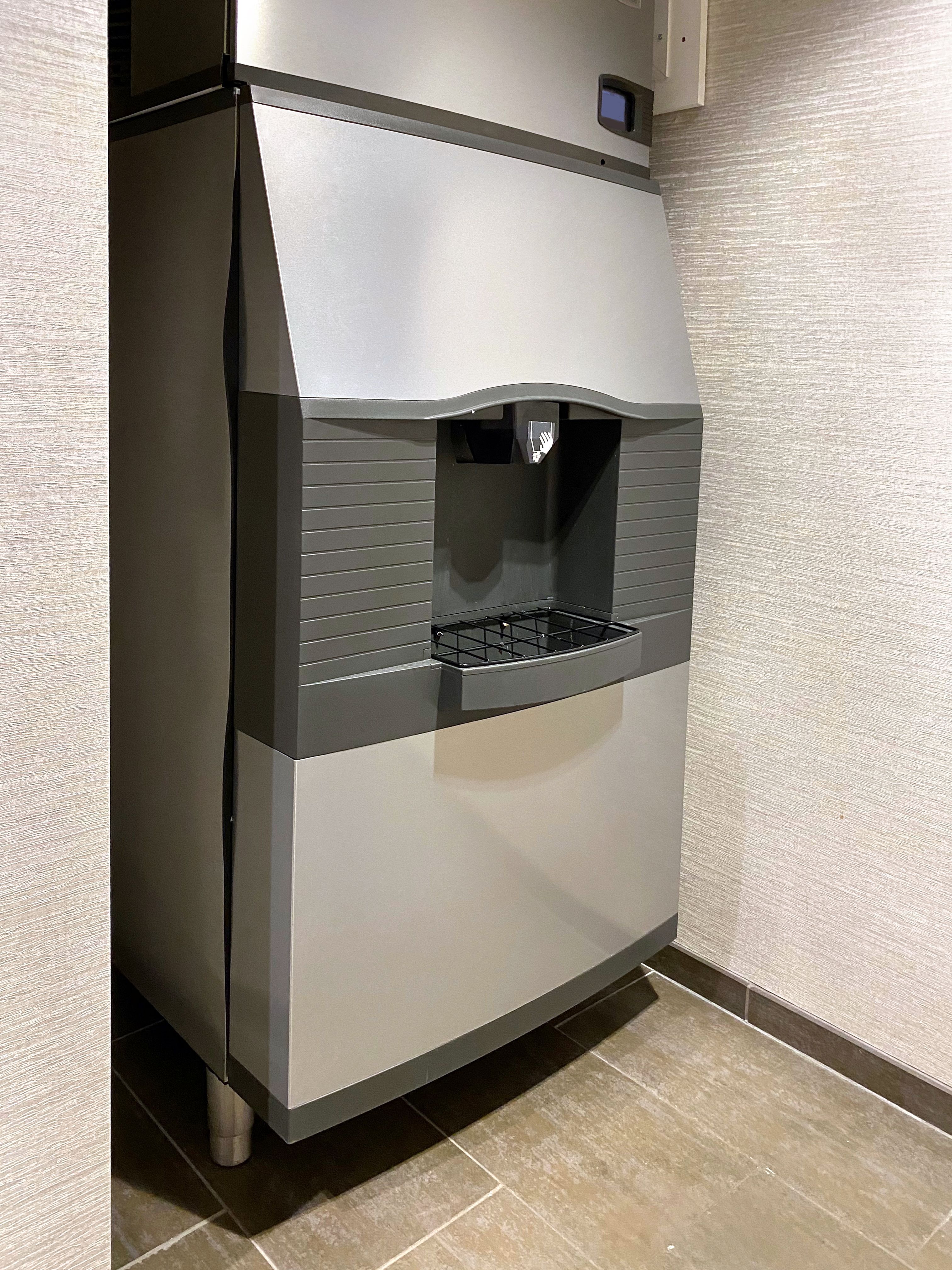 hotel vending machine