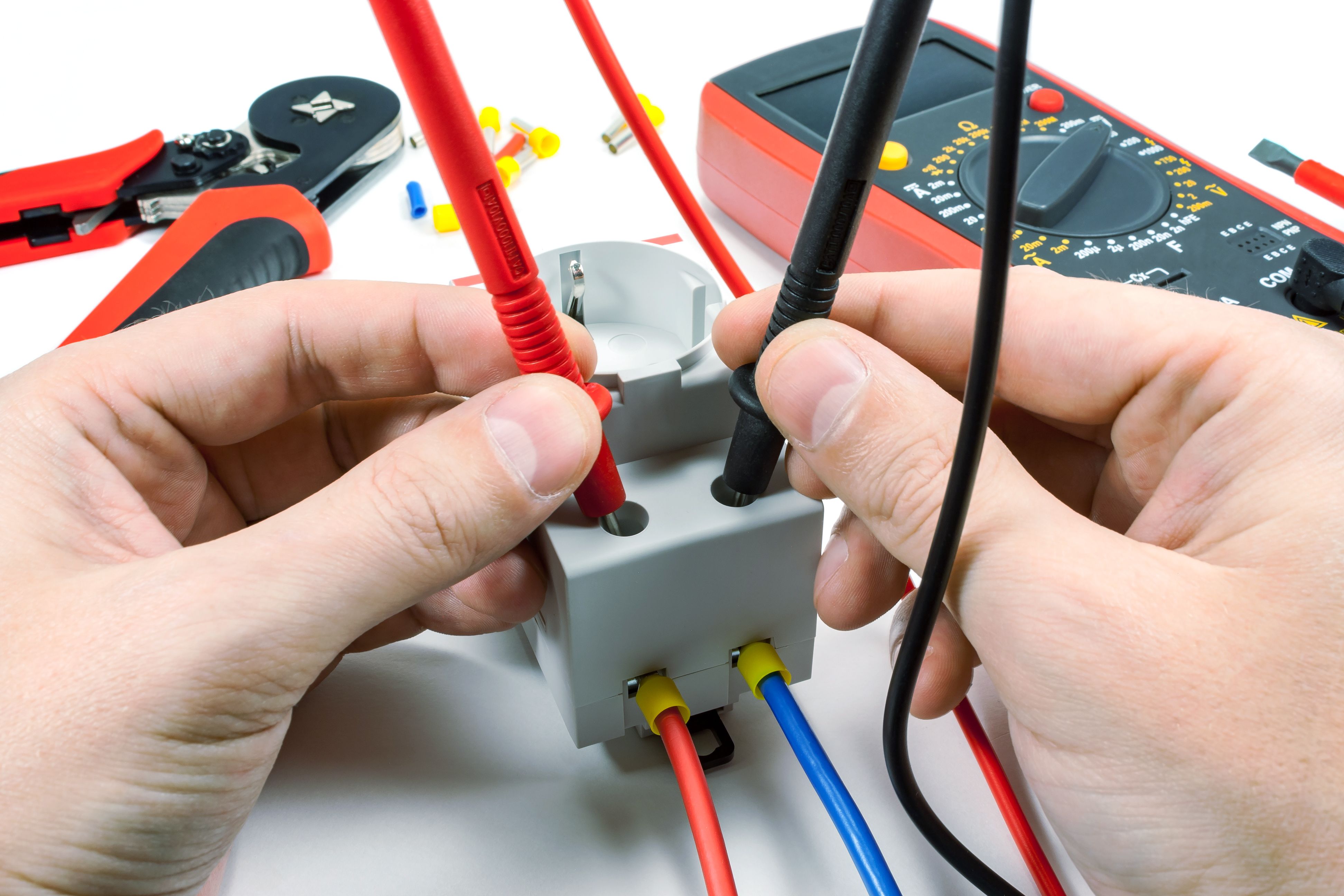 elektrische verbindungen prüfen