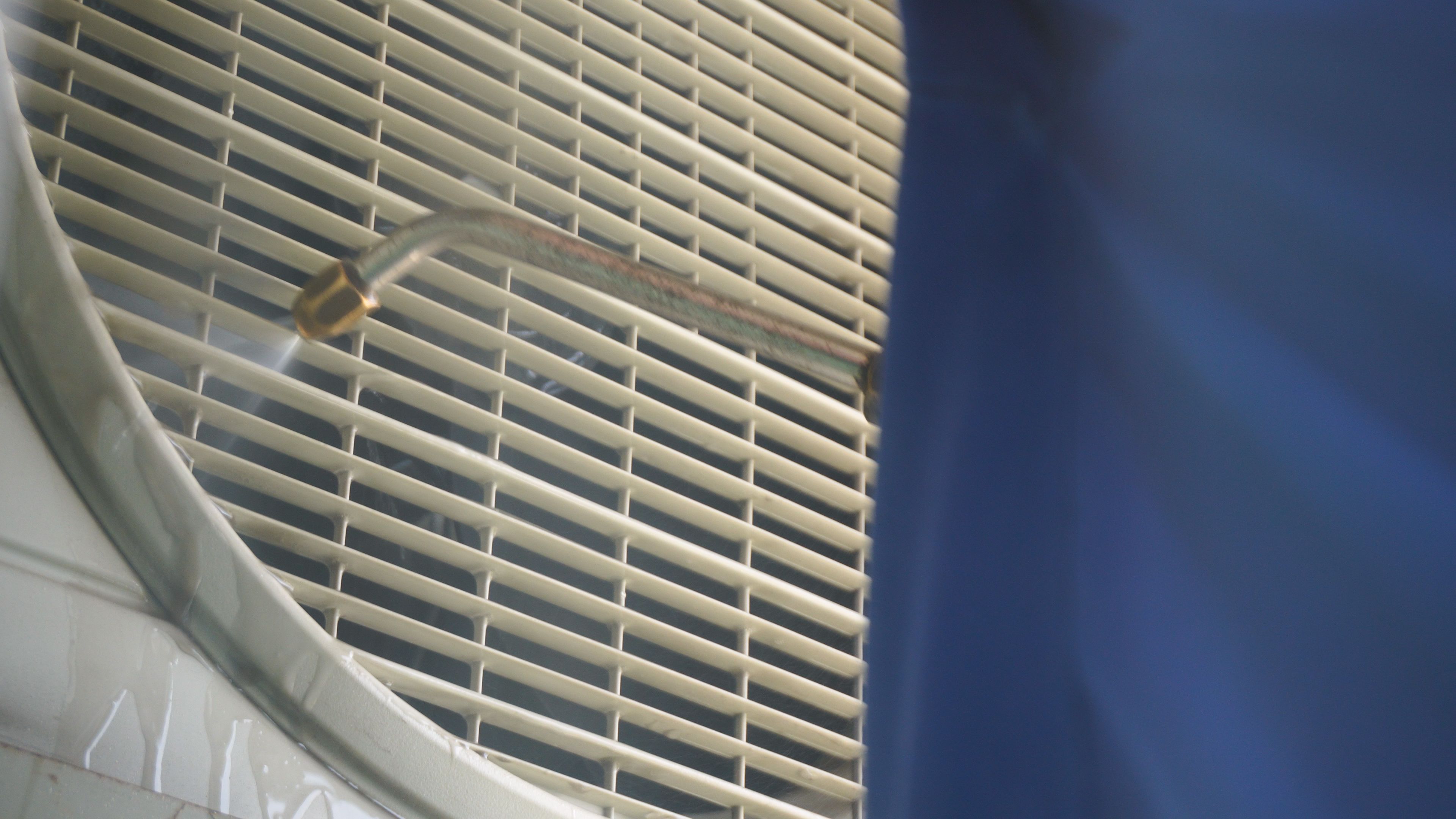 cleaning aluminium louvres