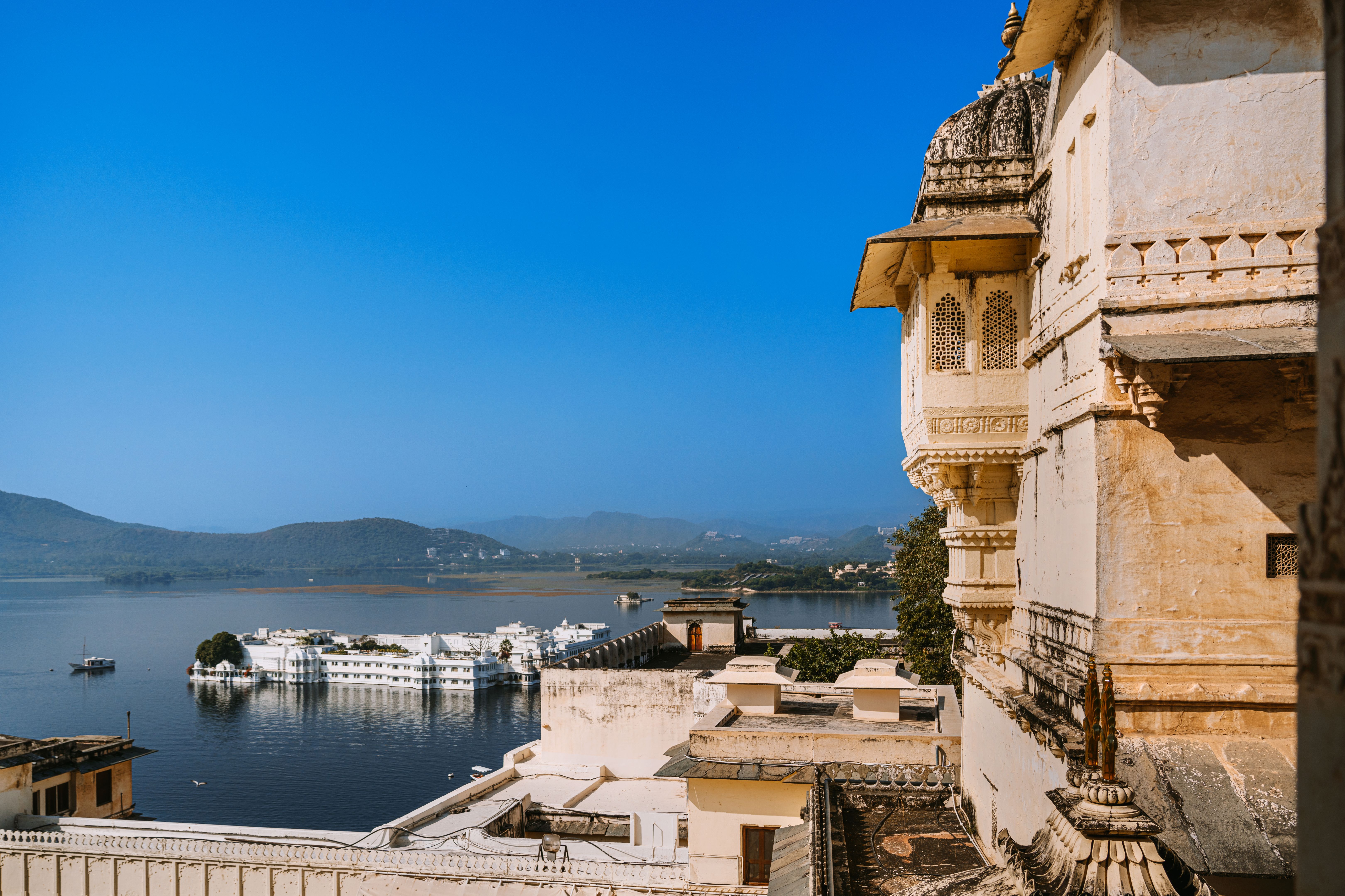 Scenic View of Lake Palace and City Palace Architecture in Udaipur, India