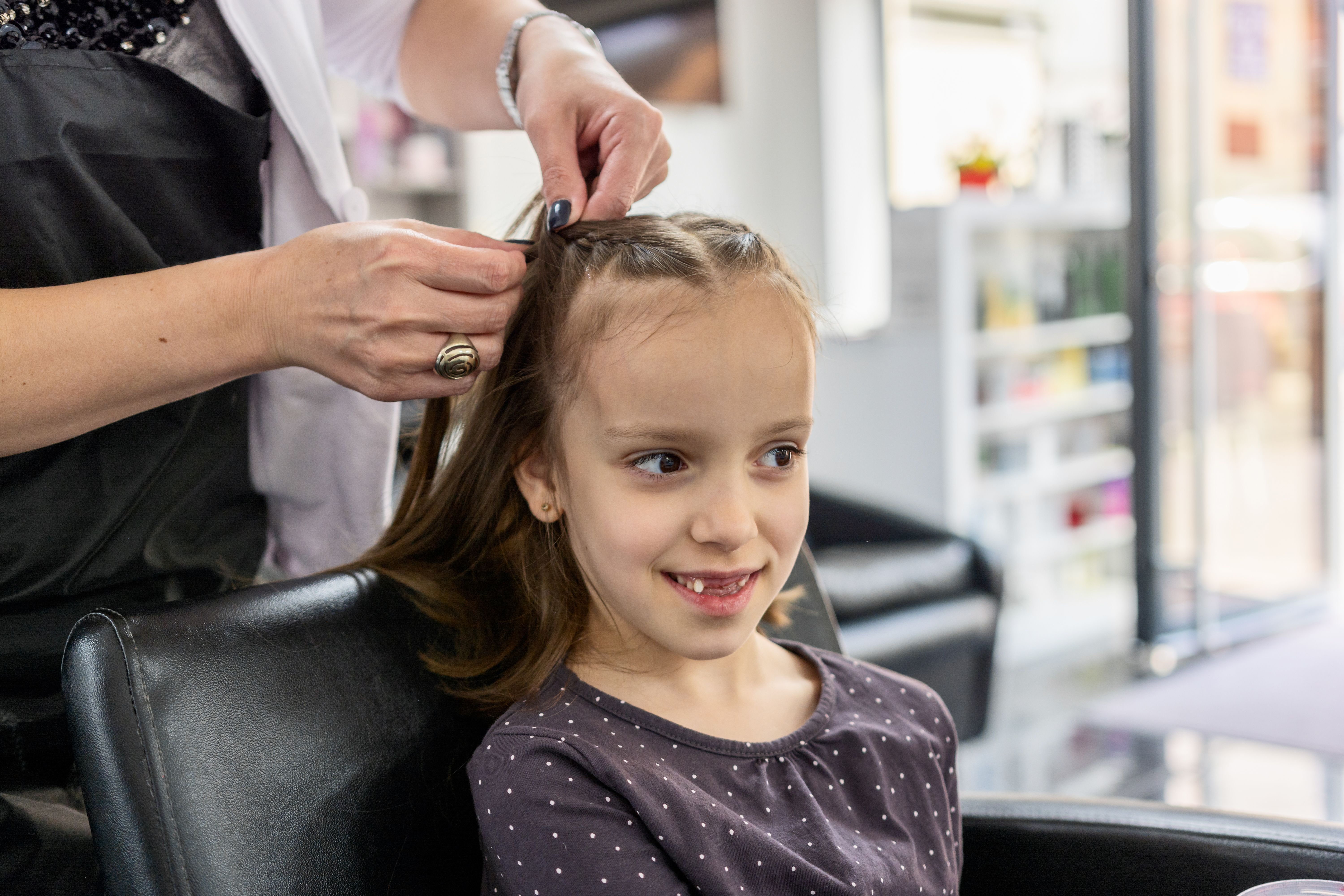 hair salon braiding