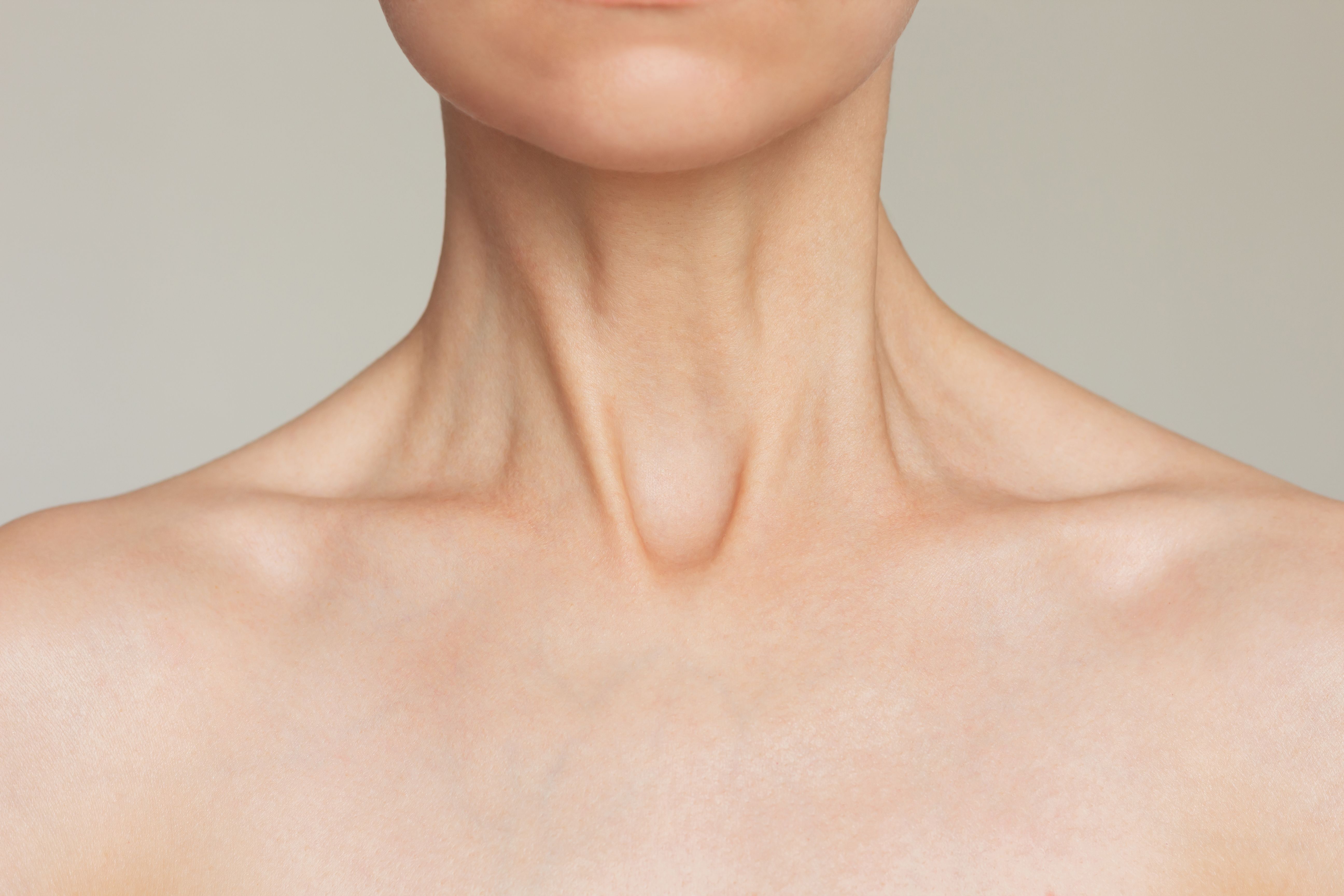 elegant collarbones