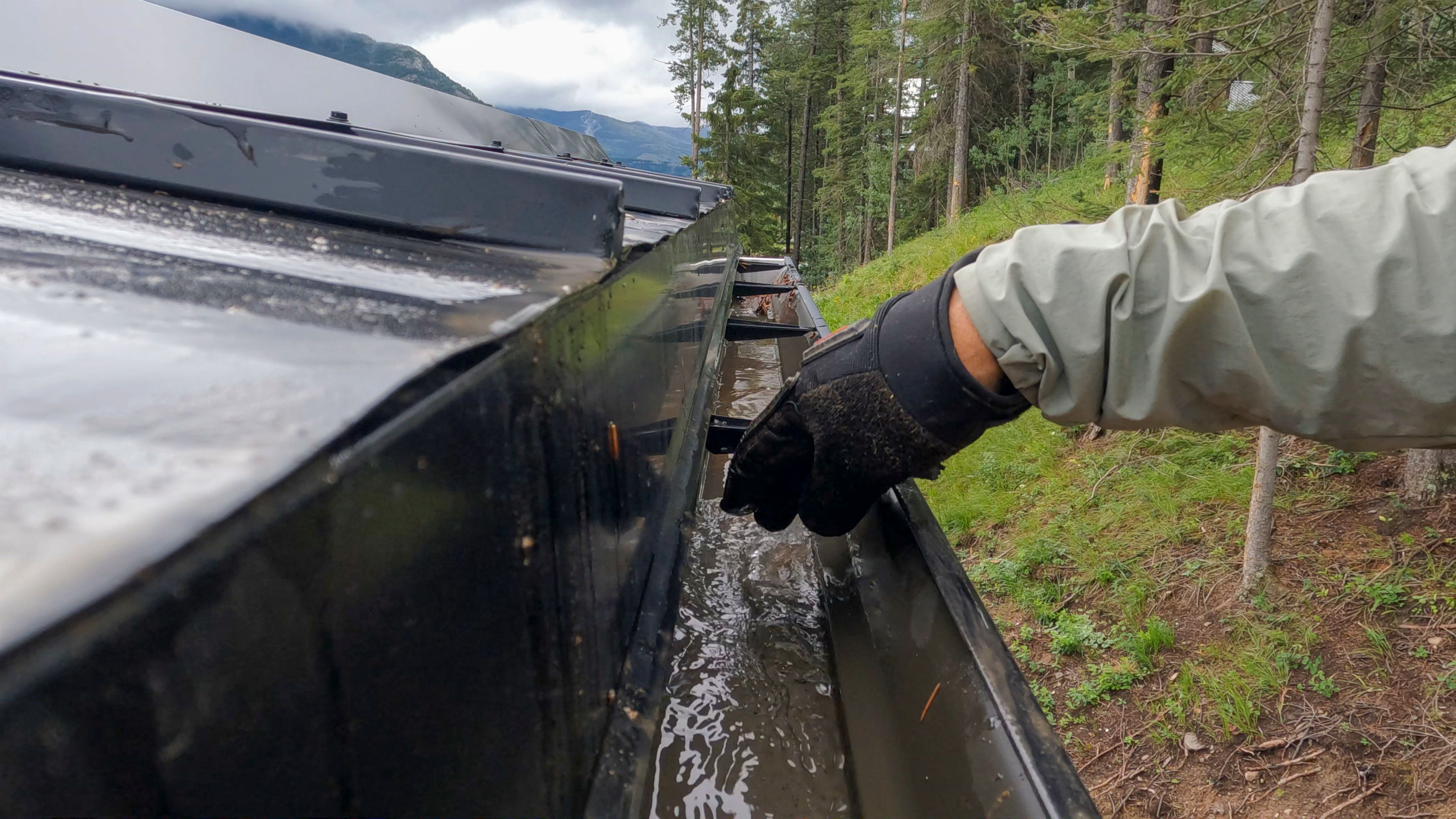 cleaning gutters