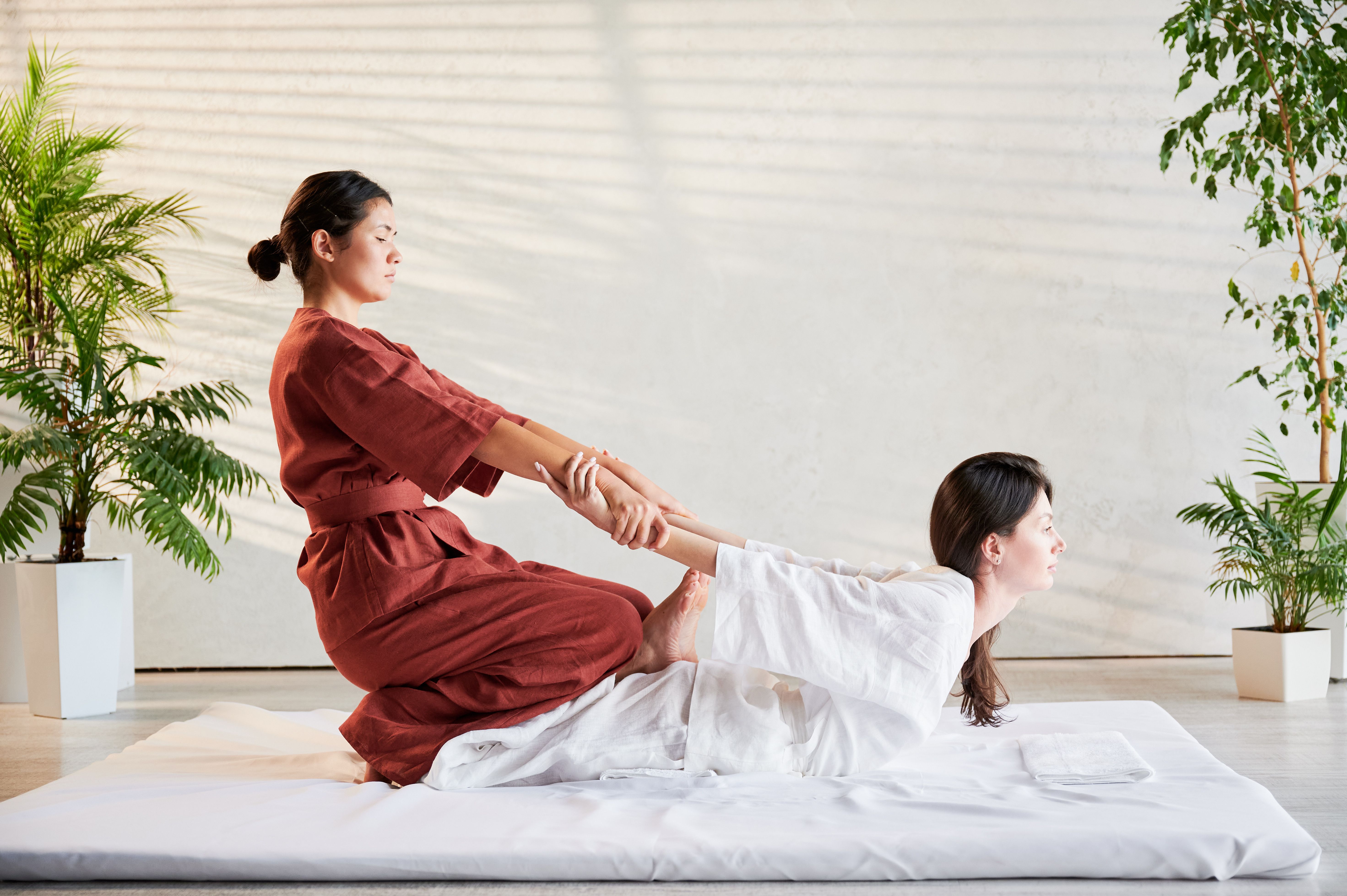 thai massage technique