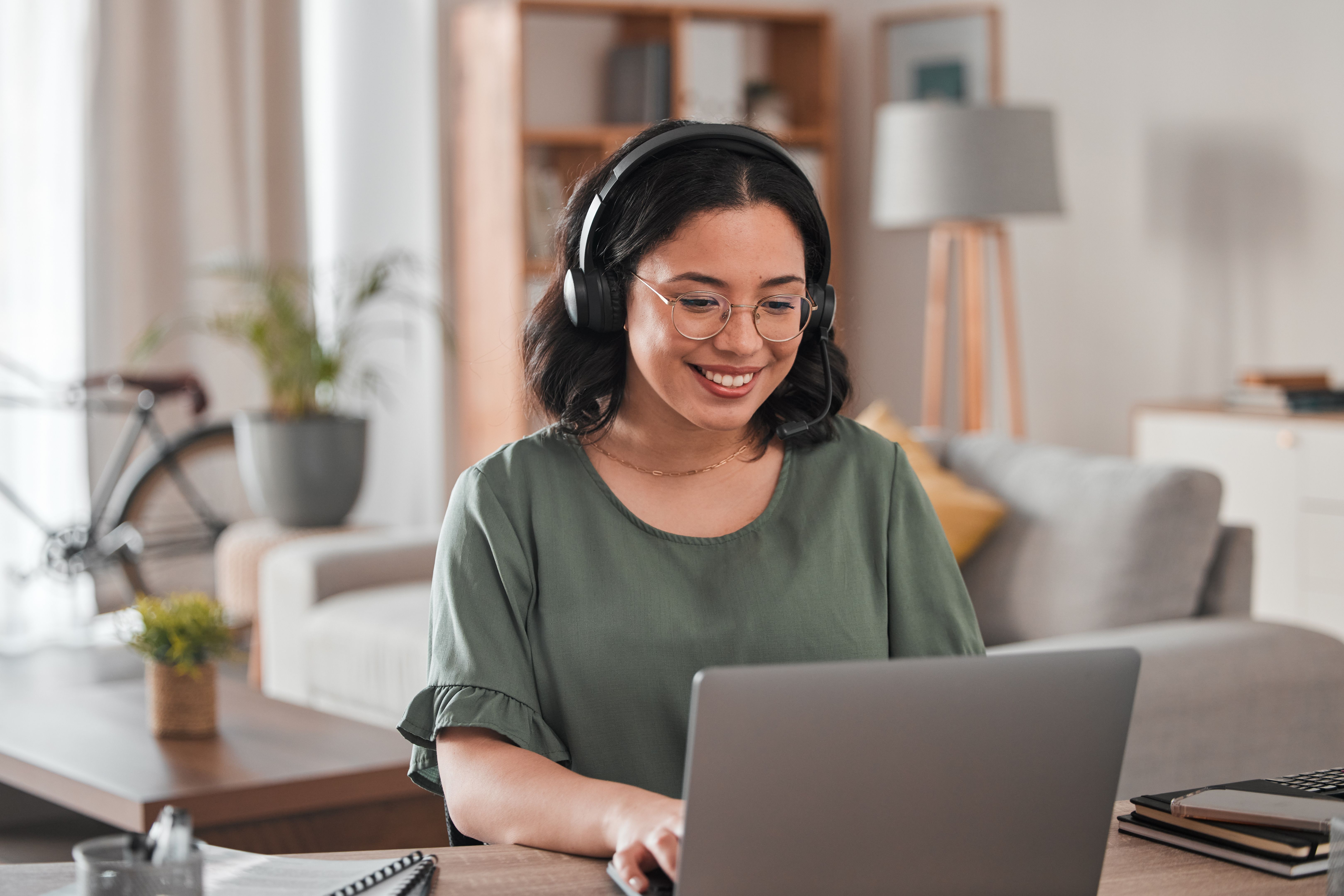 virtual assistant working