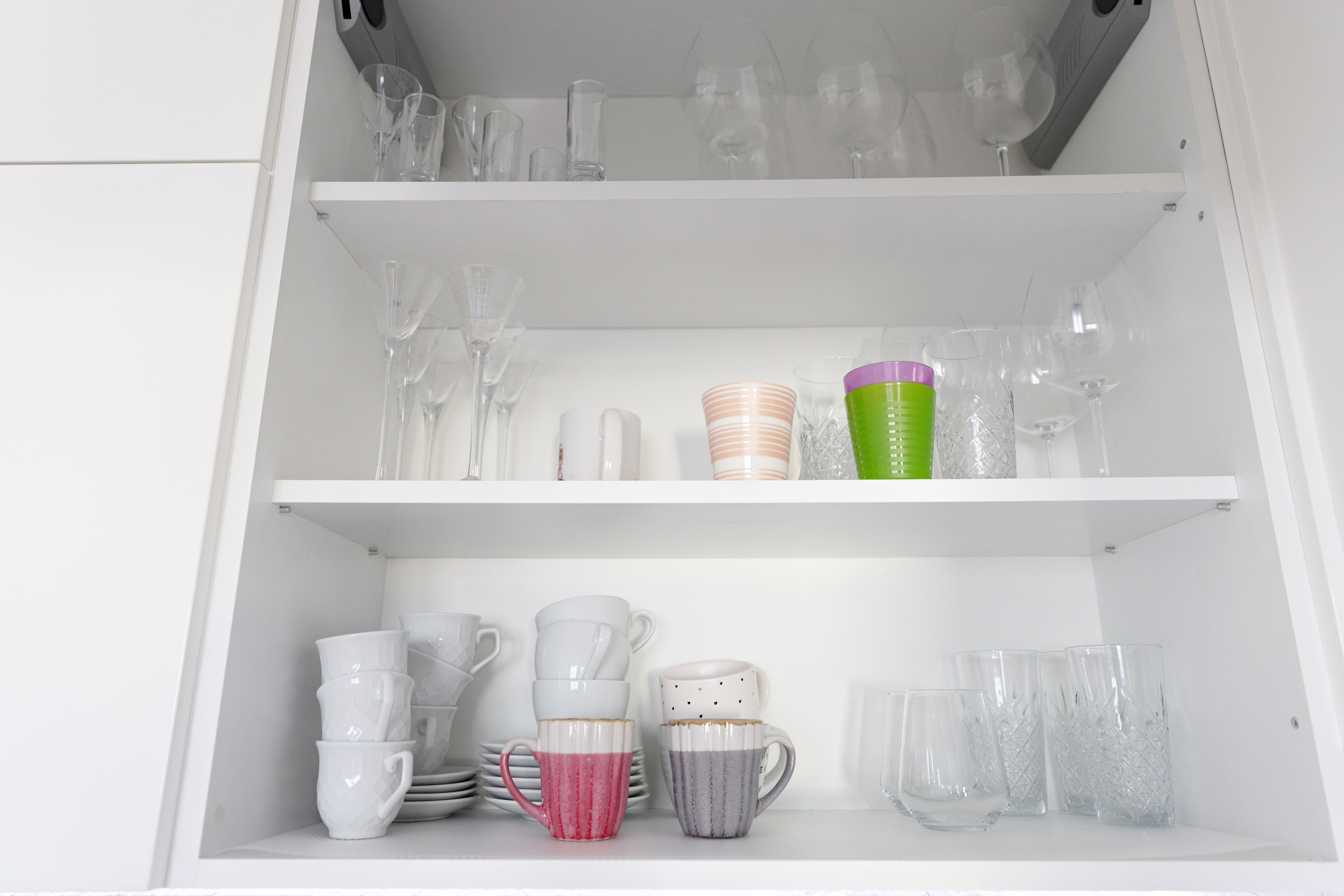 organized kitchen cabinets
