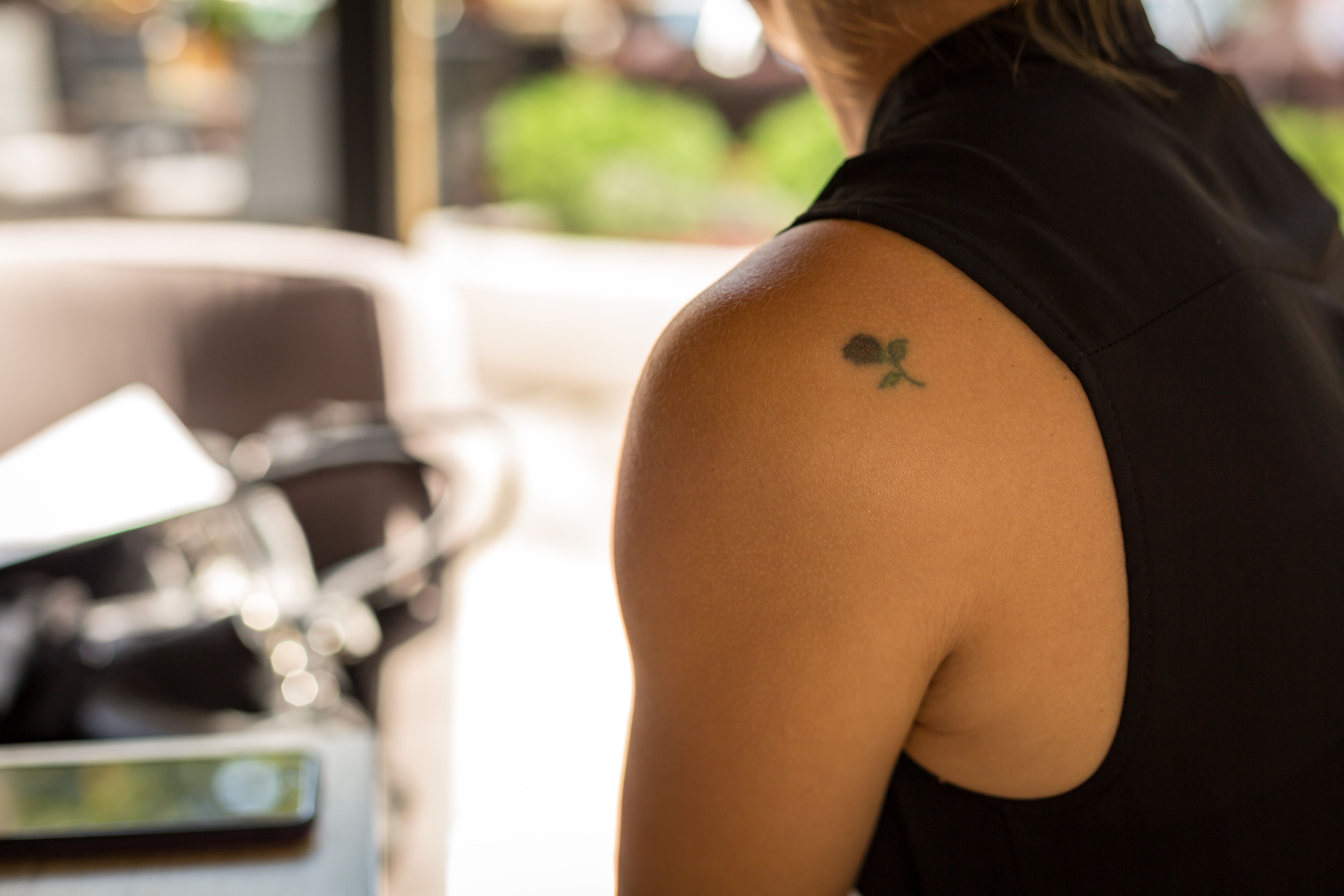 tatuaje pequeño tatuaje evento minimalist tattoo custom tattoo tatuaje estrellas mejor estudio tatuajes sevilla numero uno best tattoo shop sevilla fineline dotwork traditional linea fina realismo tradicional  urbe tattoo minitatu