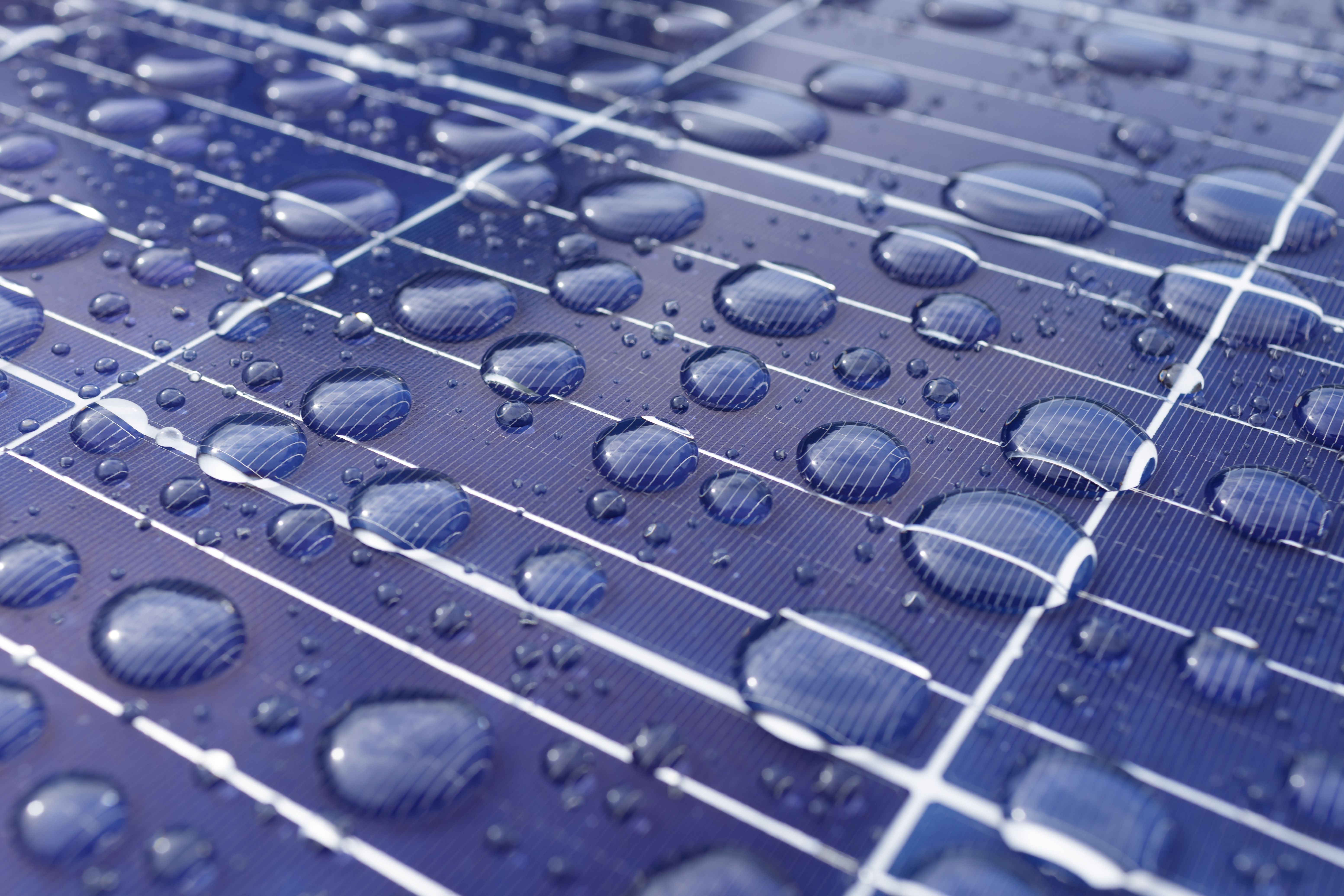 solar panels rain