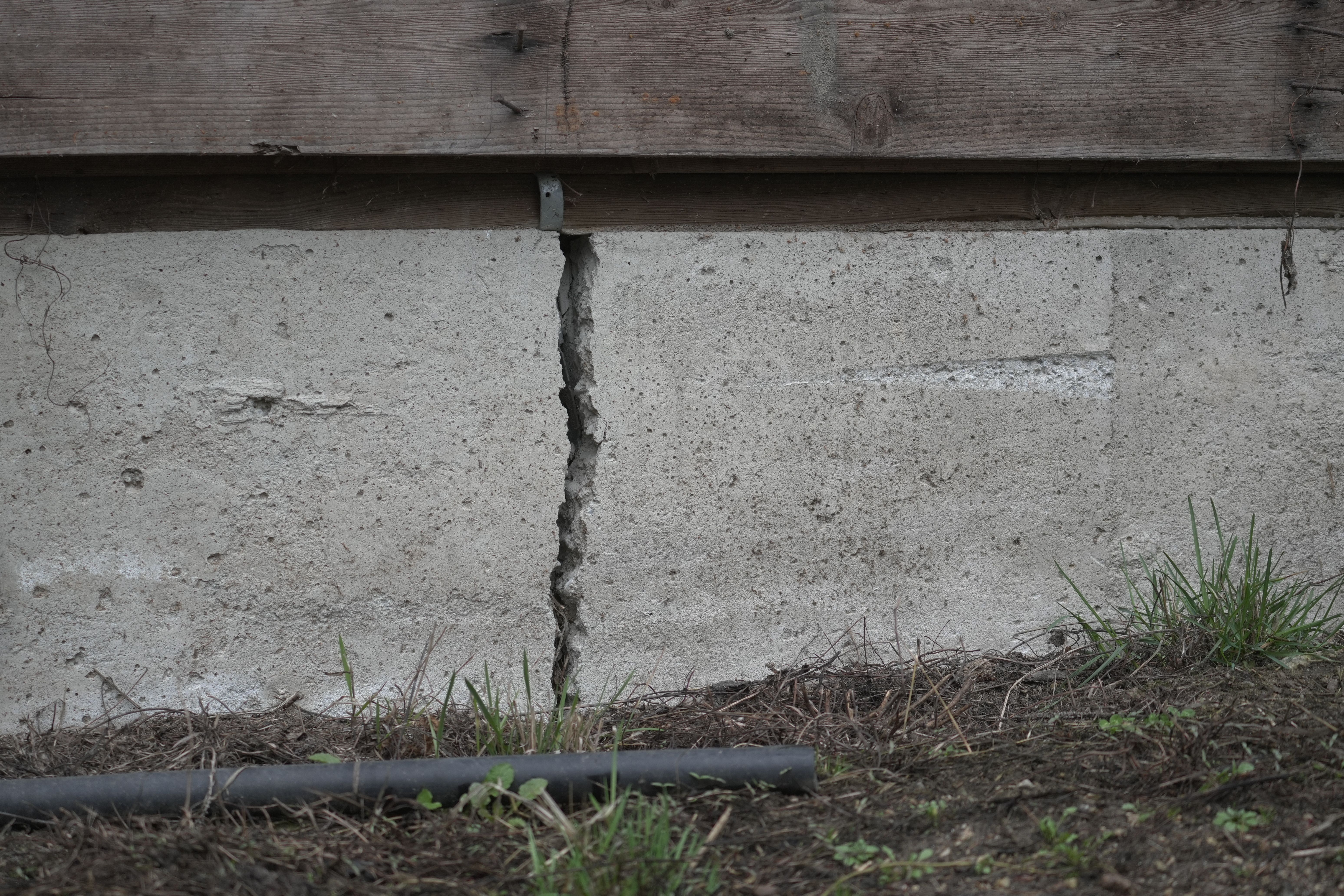 foundation cracks