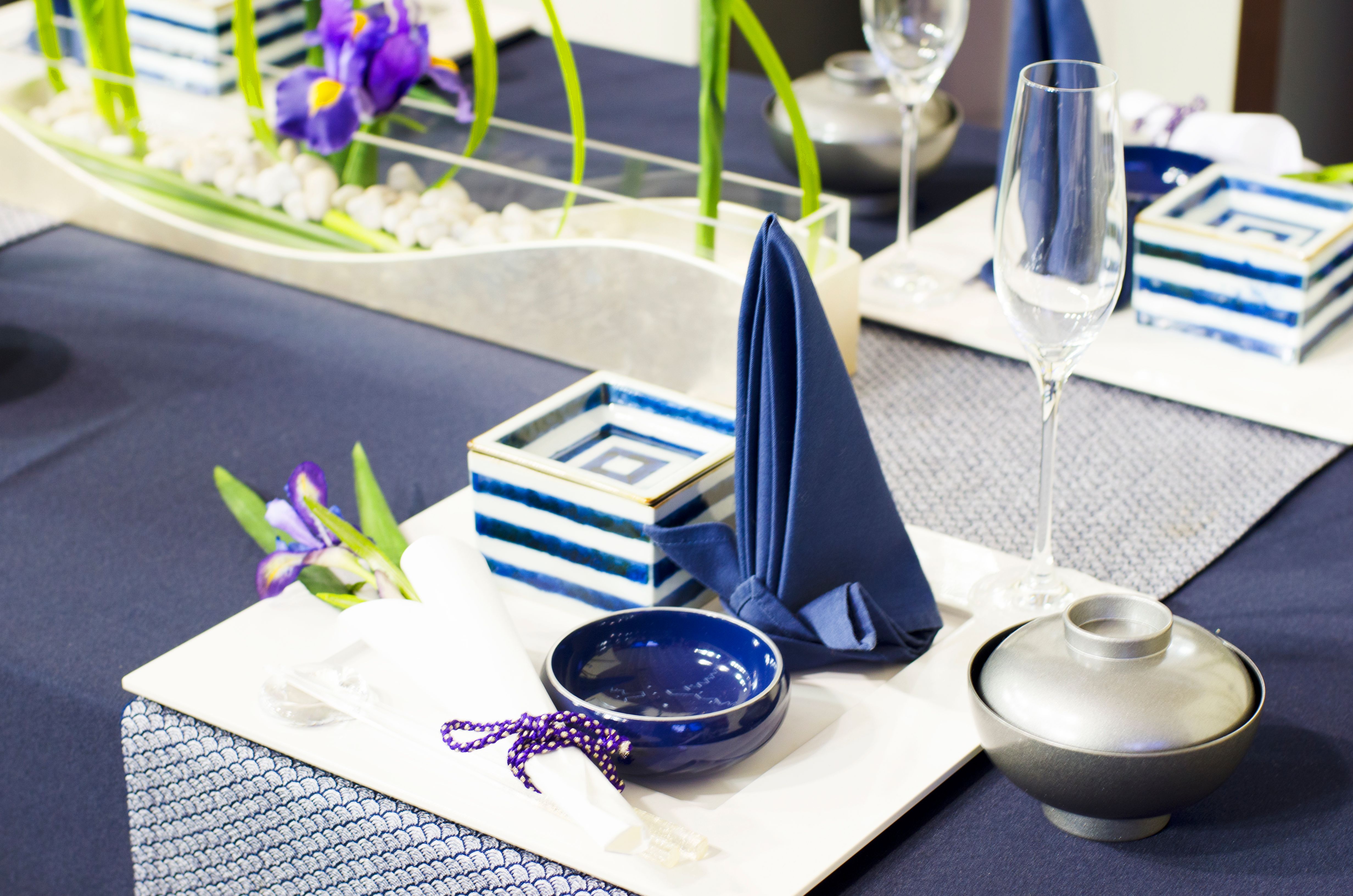 thematic table setting