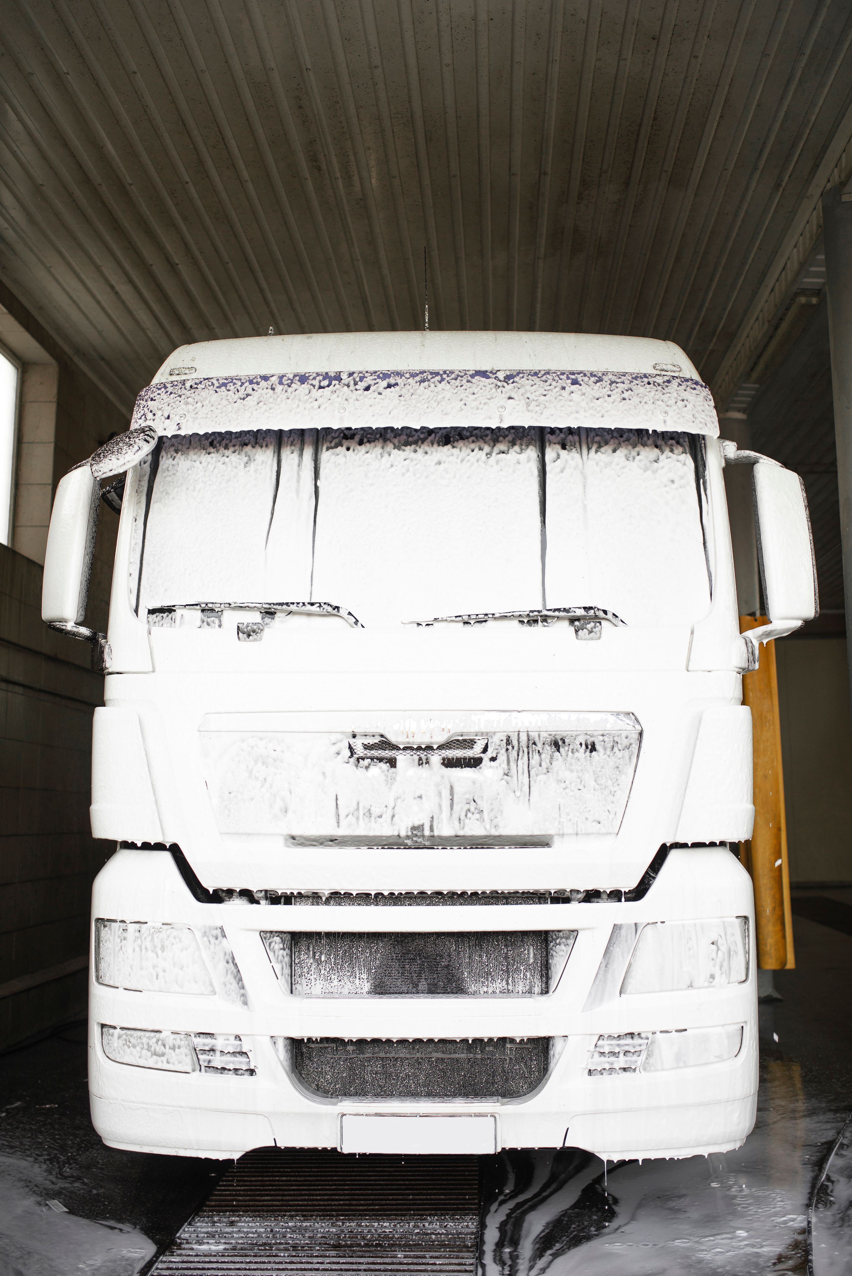 eco-friendly-truck-wash