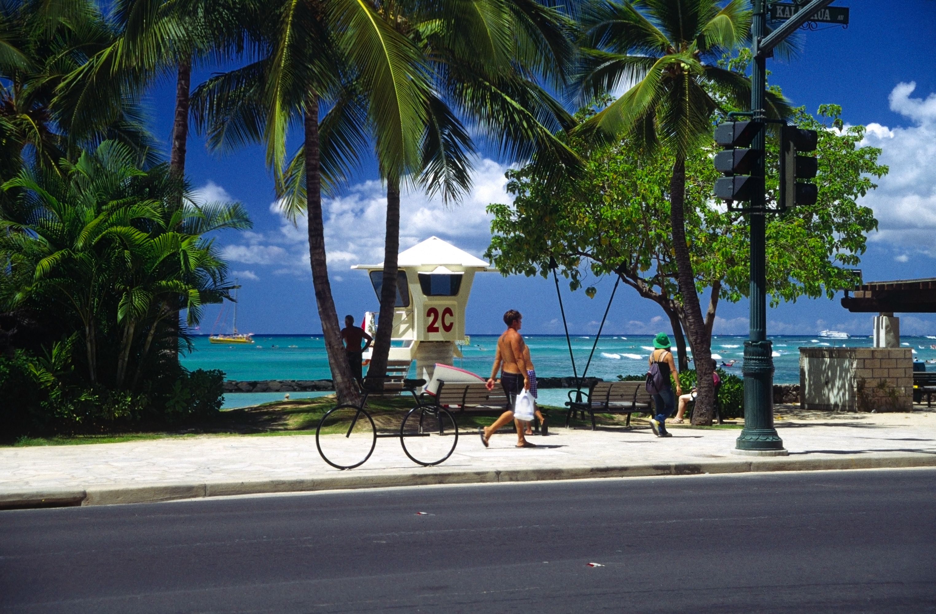 waikiki street