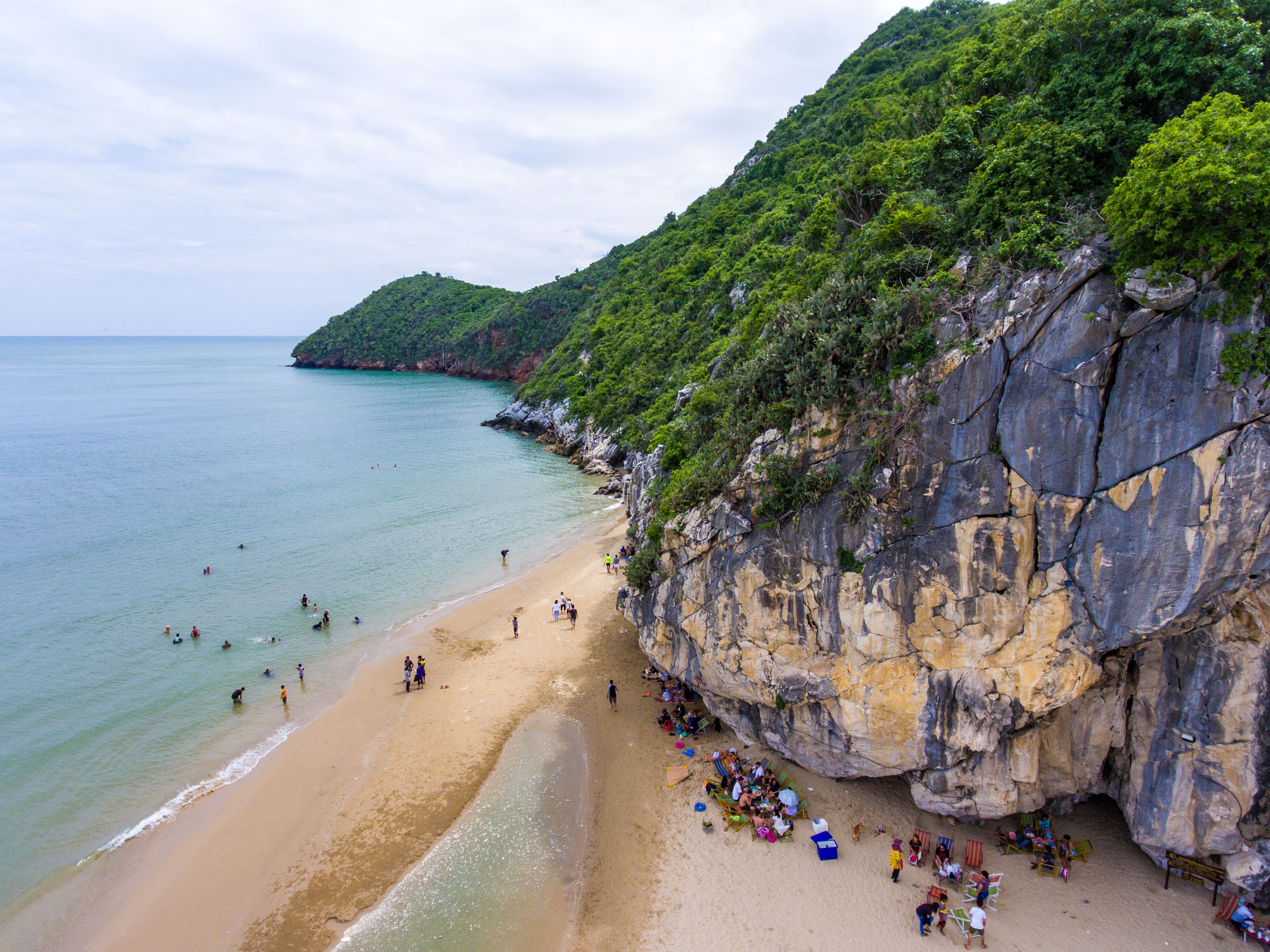 nui chua beach