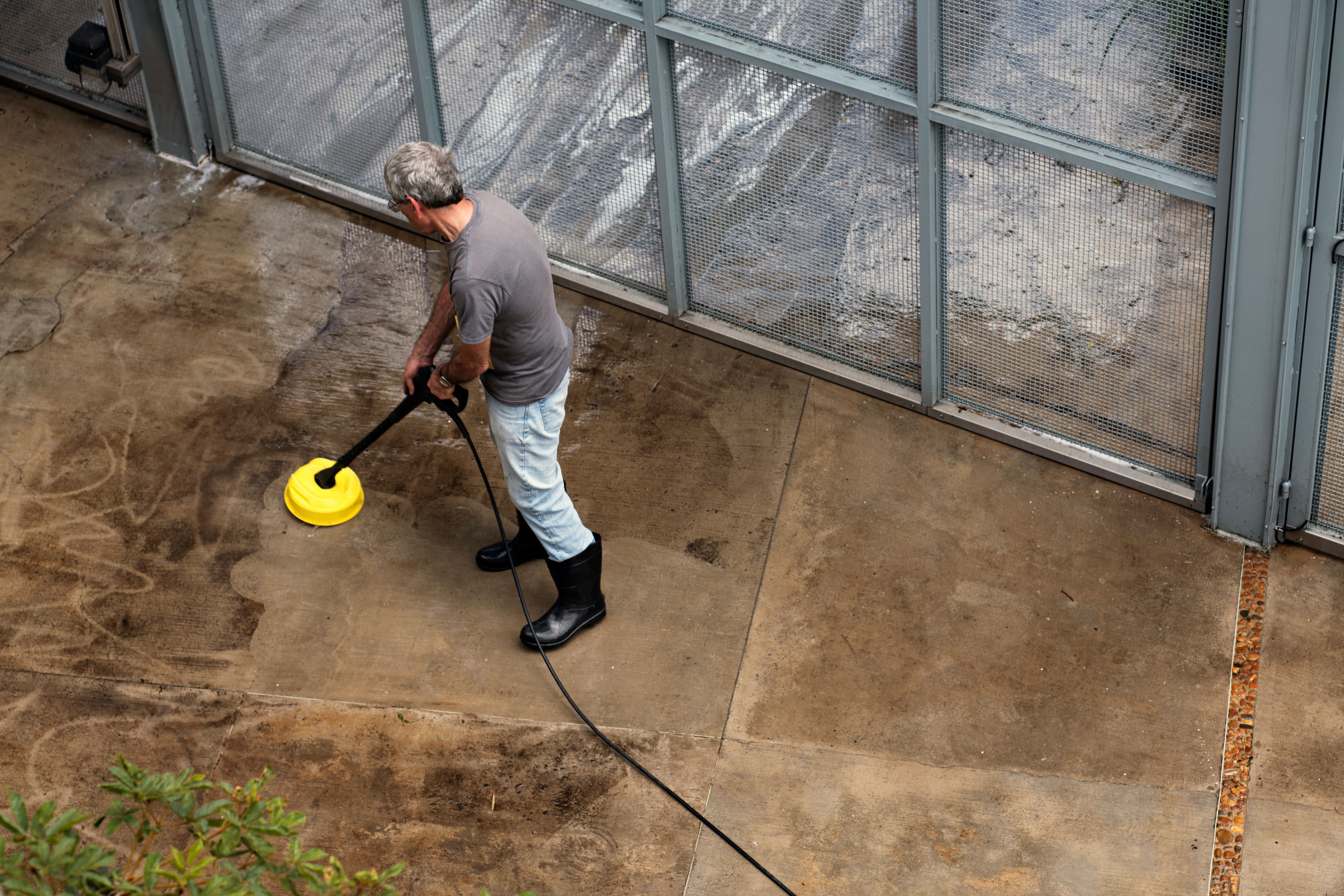 High Pressure Cleaning.