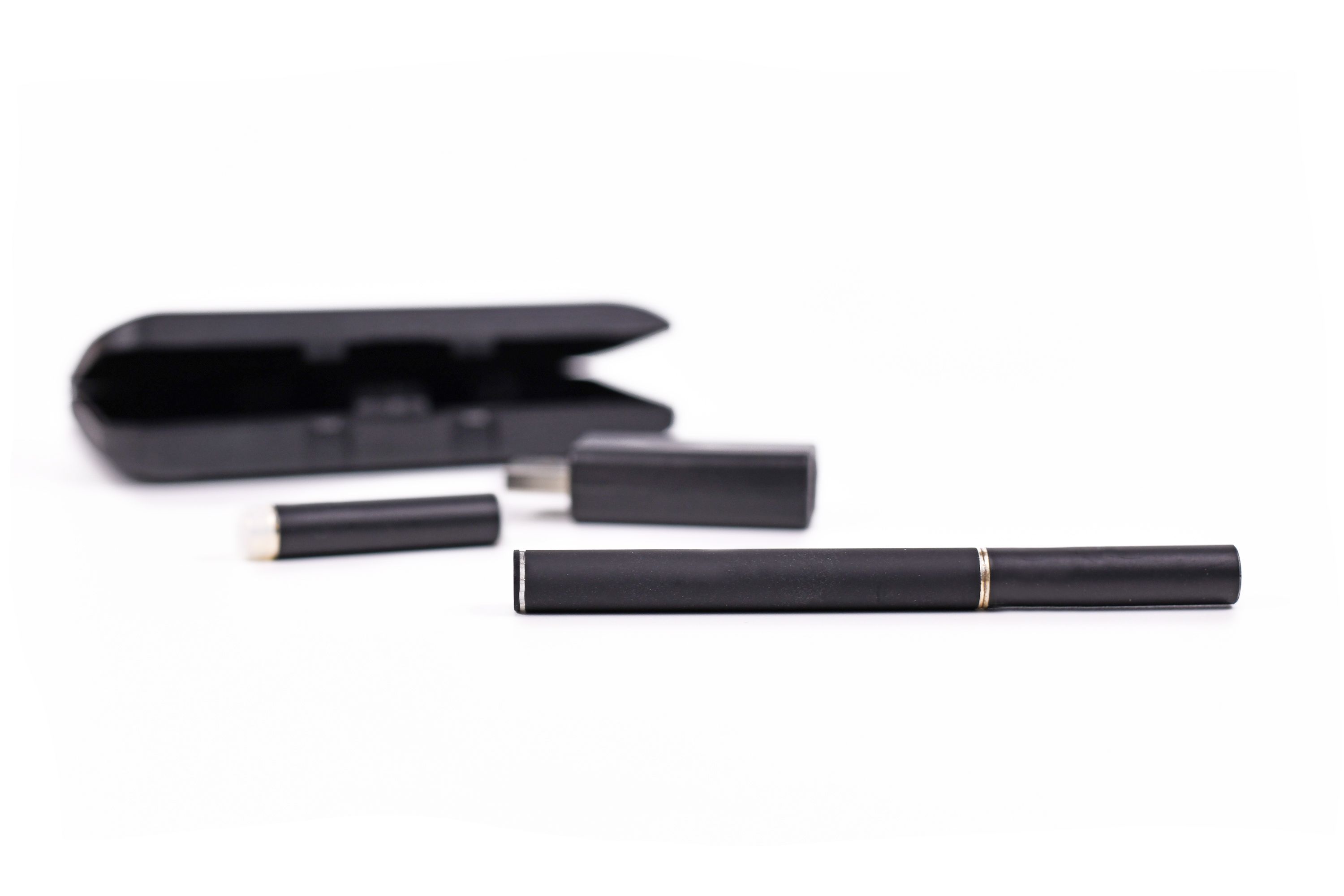 compact travel e-cigarette