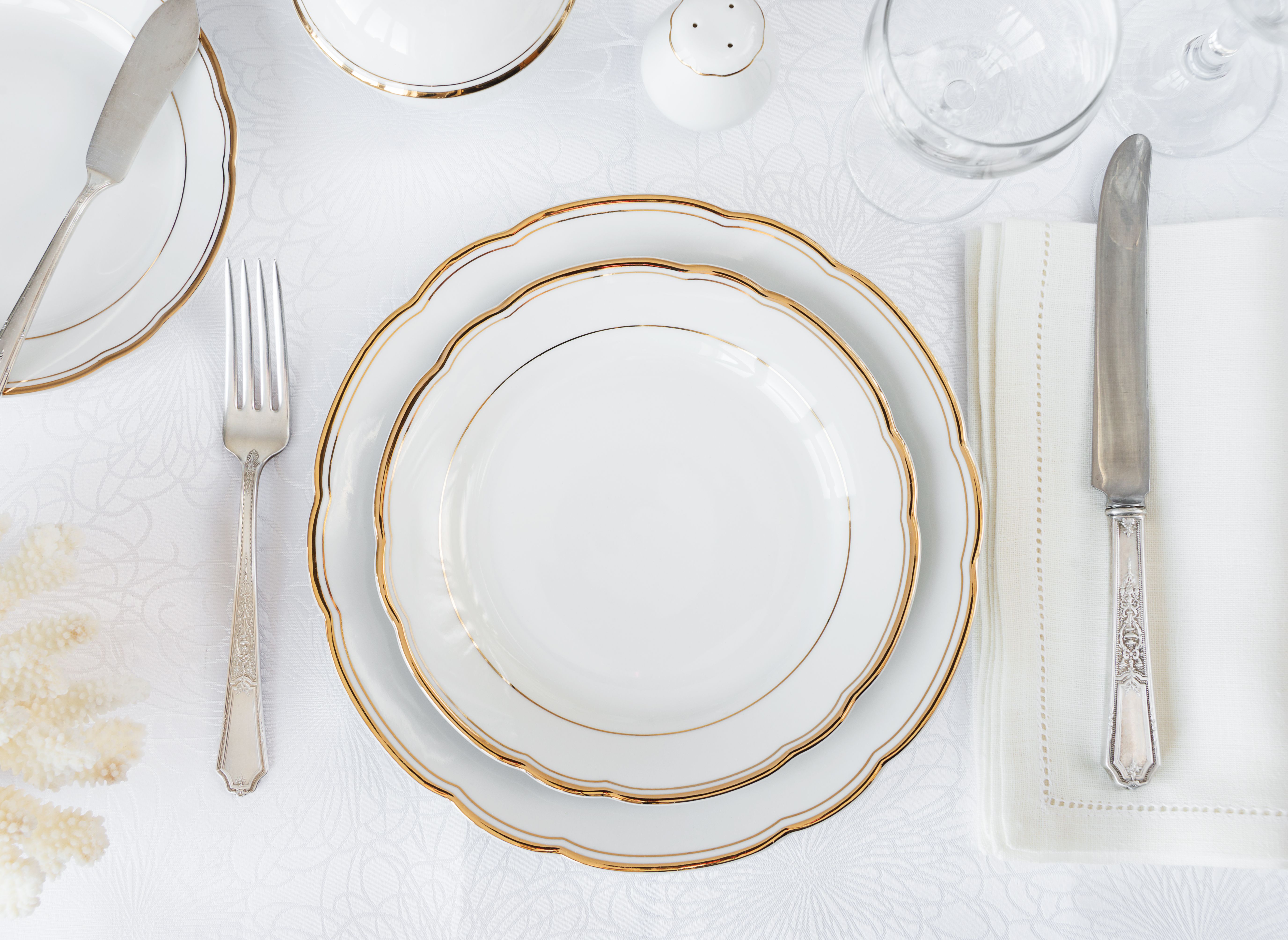 fine dining table setting